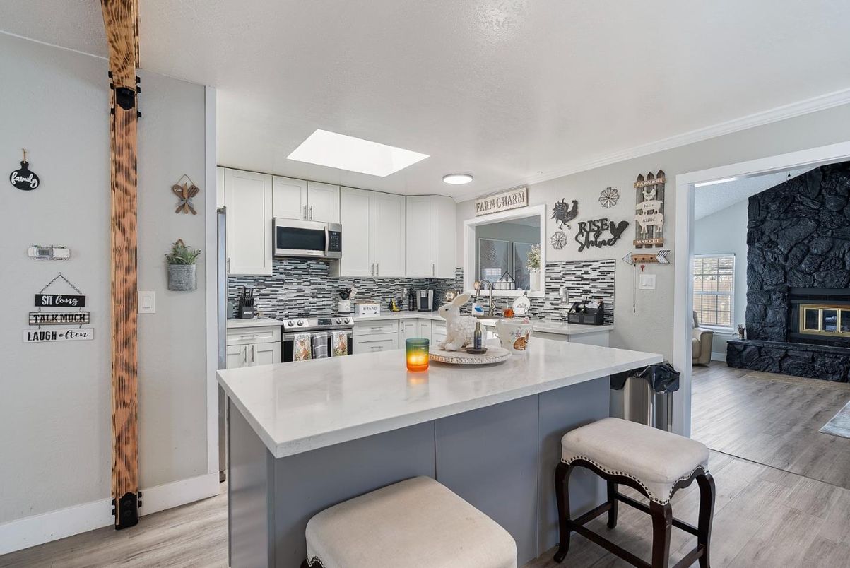 Fireplace, Interior, Kitchen, Recessed Lighting, Wood Texture Flooring