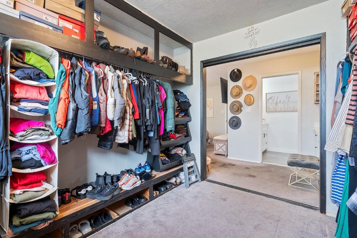 Interior, Walk-in Closets