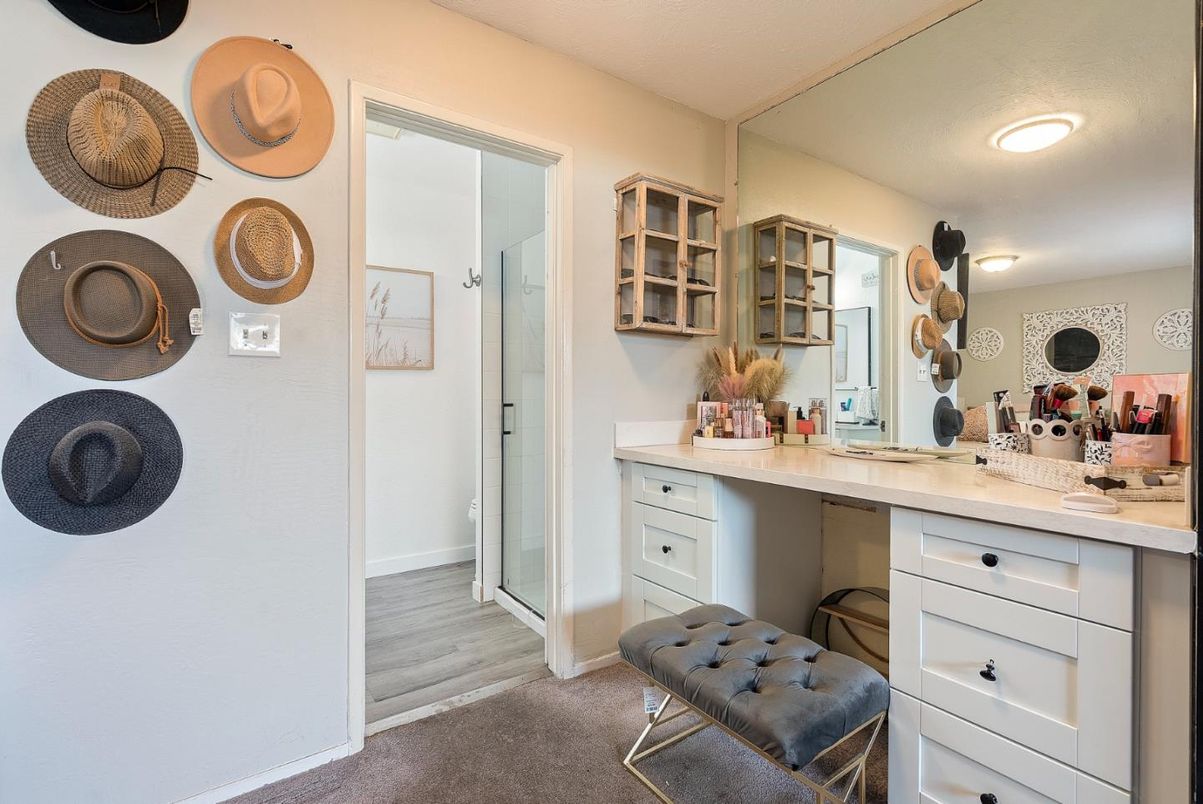 Bathroom, Interior, Recessed Lighting, Wood Texture Flooring