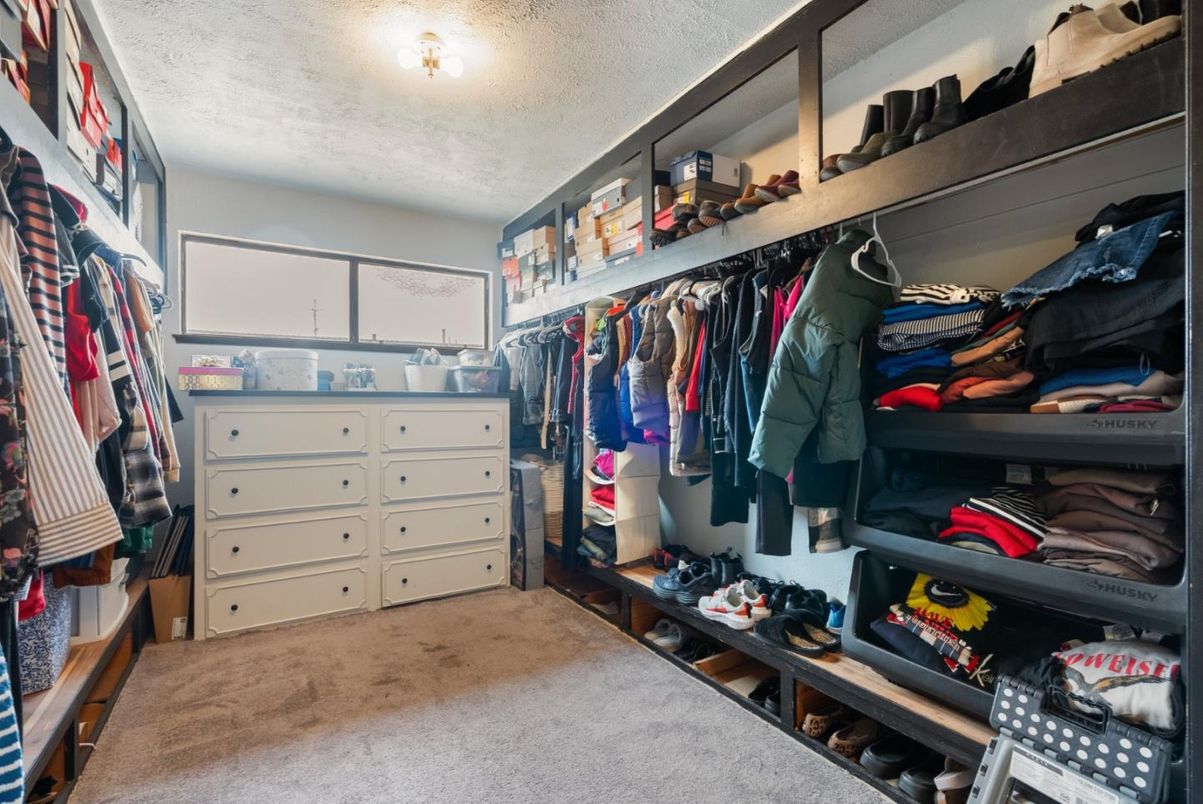 Interior, Walk-in Closets