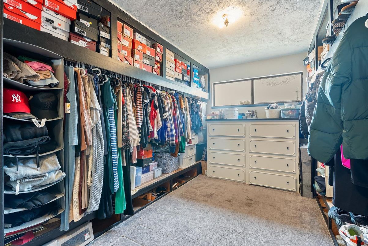 Interior, Walk-in Closets