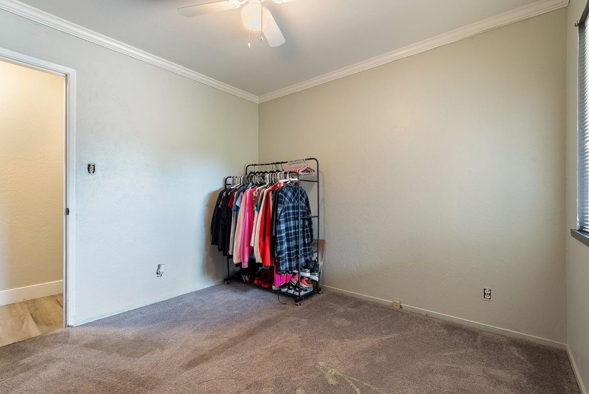 Empty room, Interior, Walk-in Closets
