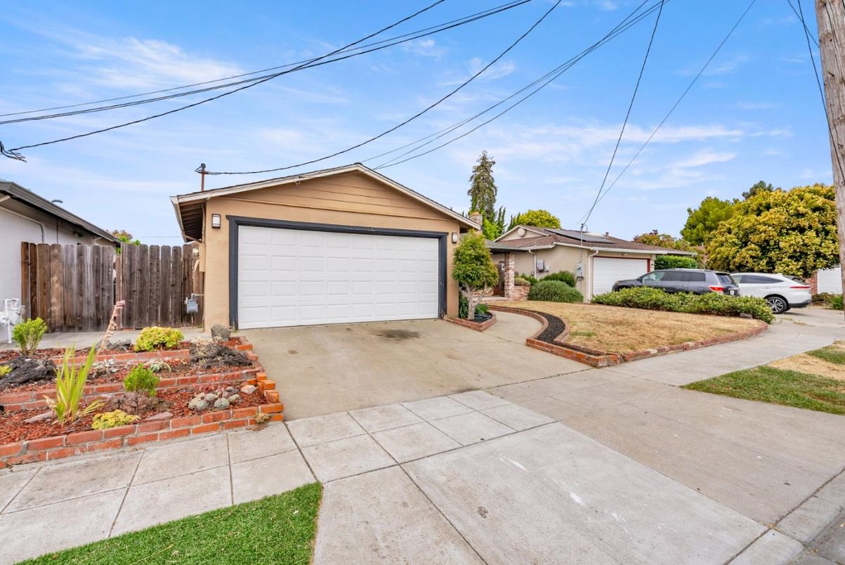 Detached Garage, Exterior