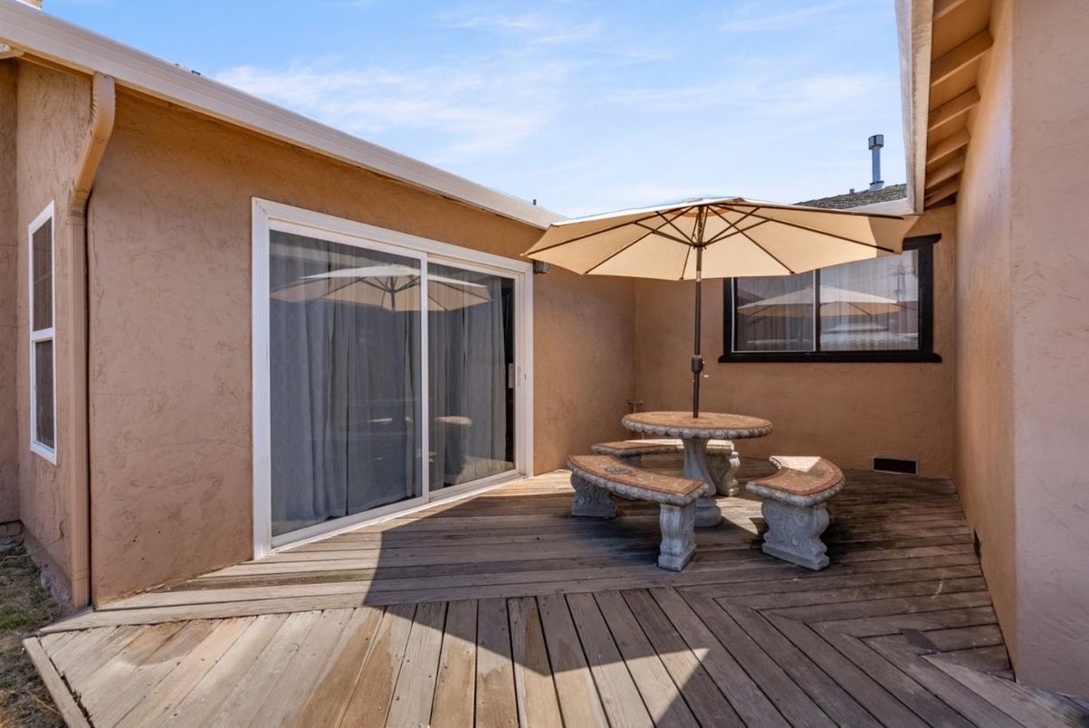 Exterior, Wood Texture Flooring