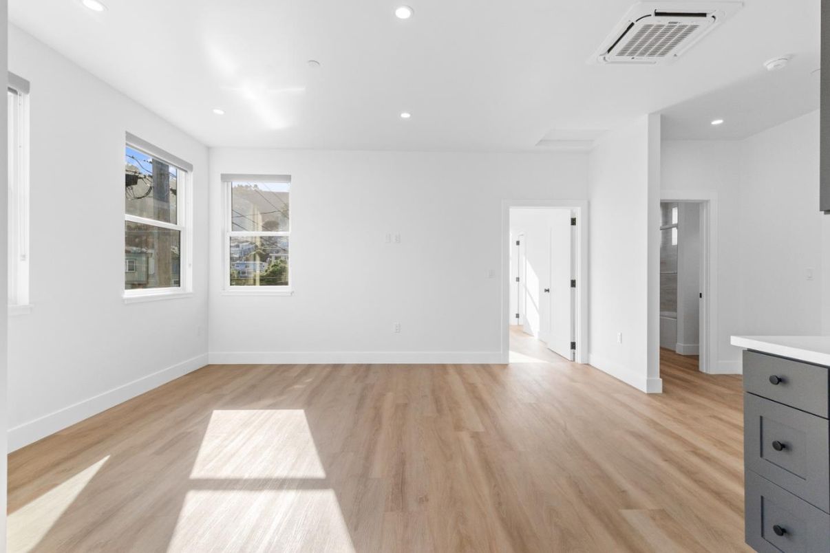 Empty room, Interior, Recessed Lighting, Wood Texture Flooring