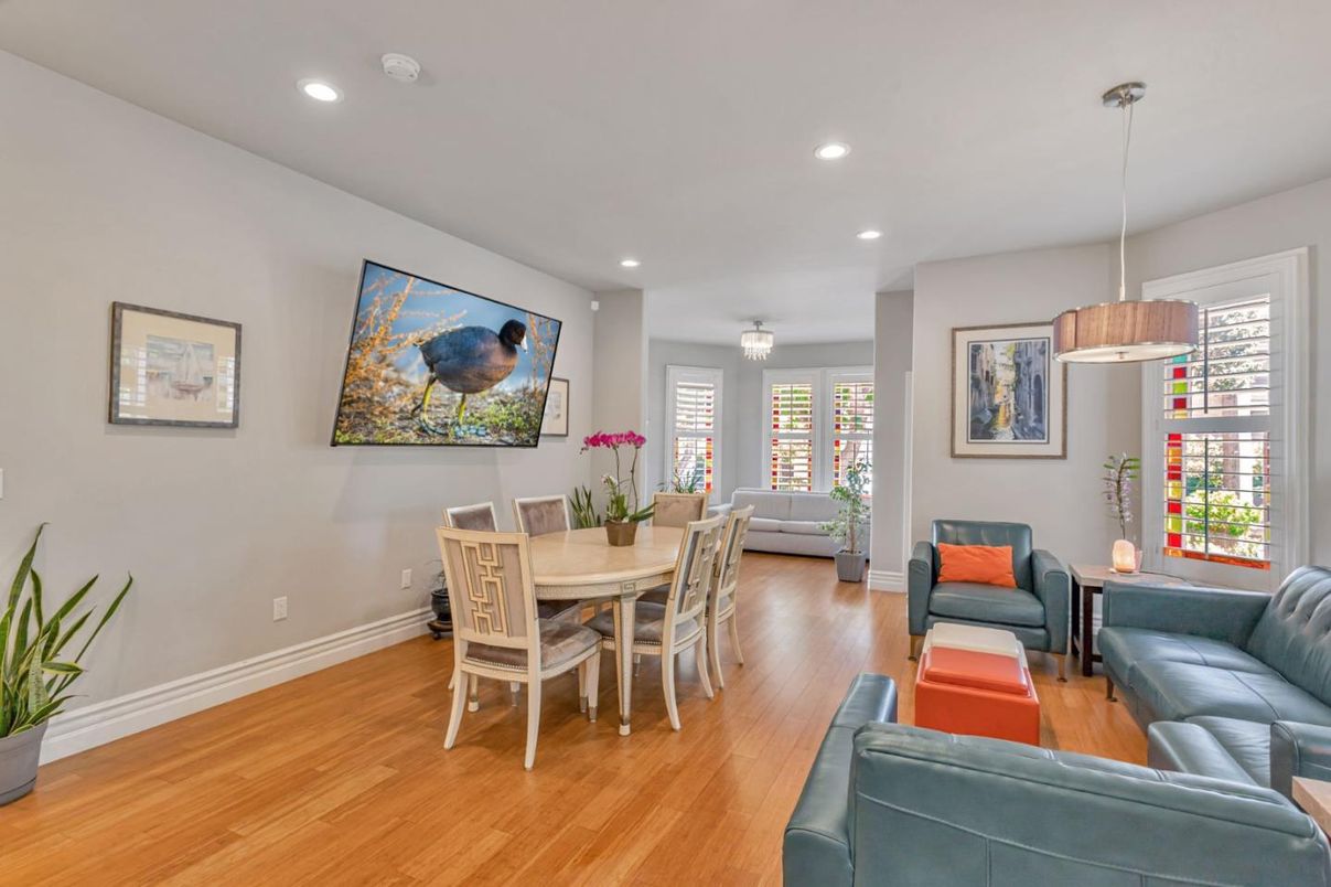 Dining room, Interior, Living room, Pendant Lights, Recessed Lighting, Wood Texture Flooring