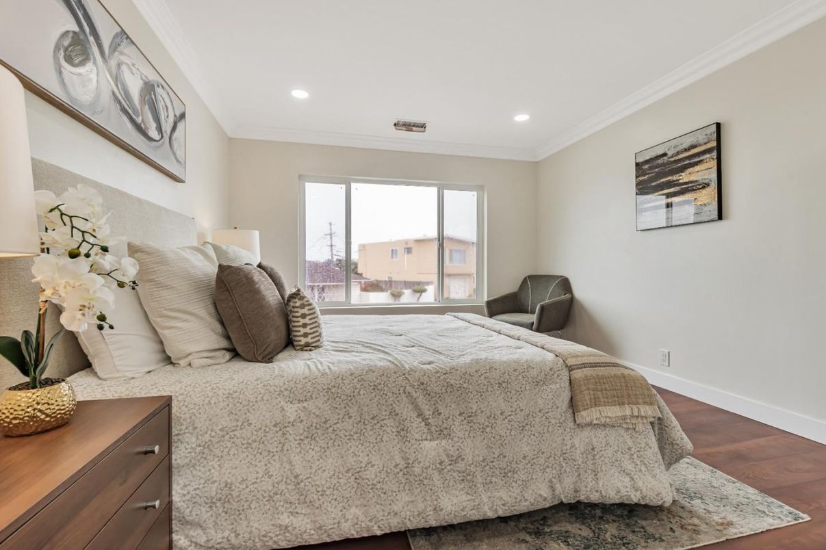 Bedroom, Interior, Recessed Lighting, Wood Texture Flooring