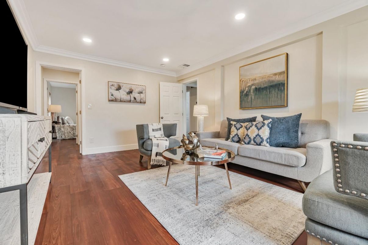 Interior, Living room, Recessed Lighting, Wood Texture Flooring