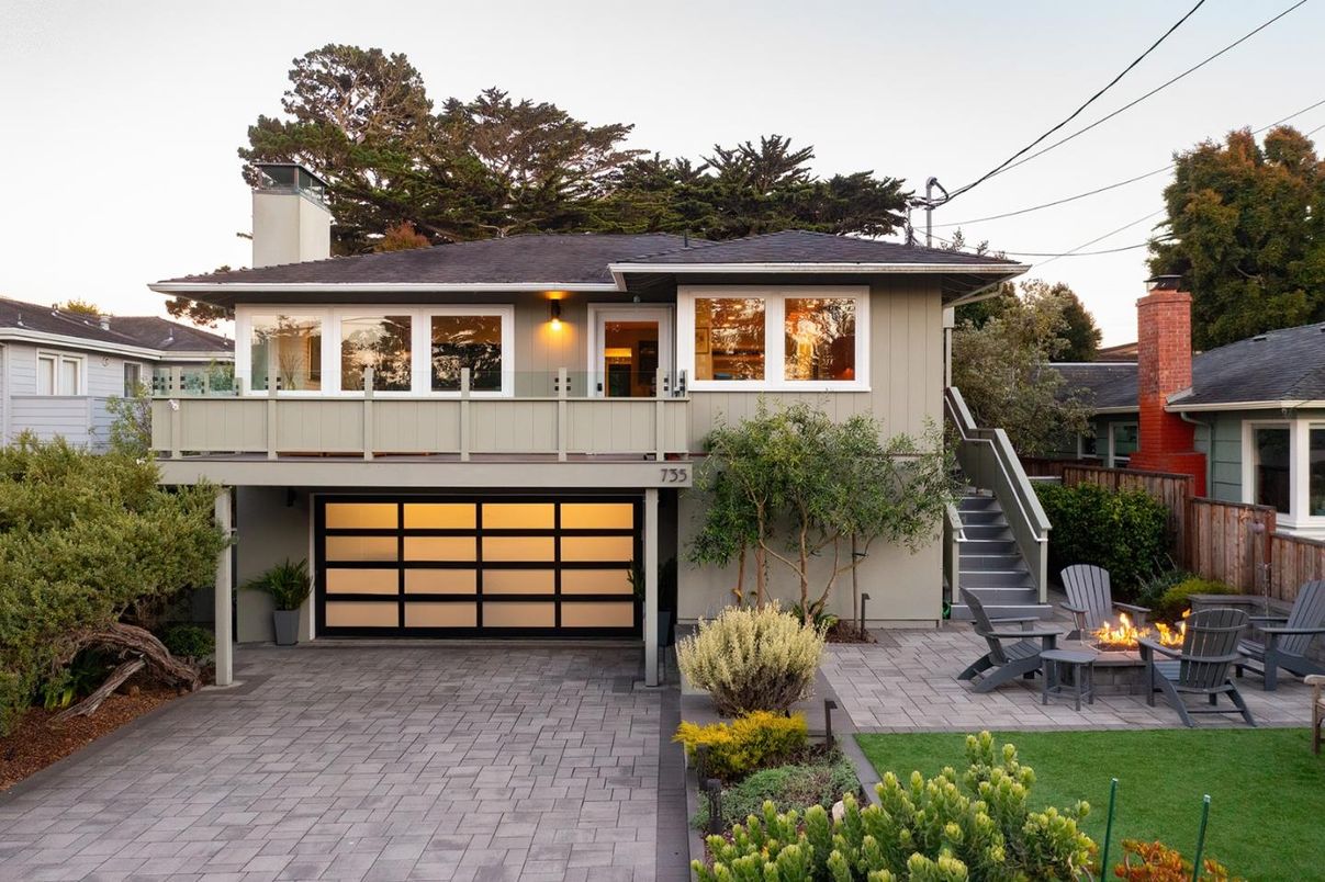 Attached, Exterior, Facade, Modern
