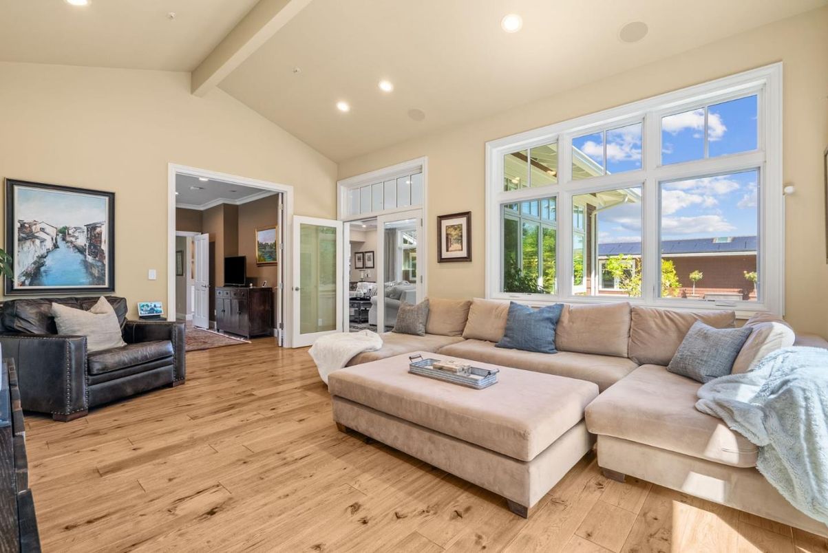 Interior, Living room, Recessed Lighting, Water, Wood Texture Flooring