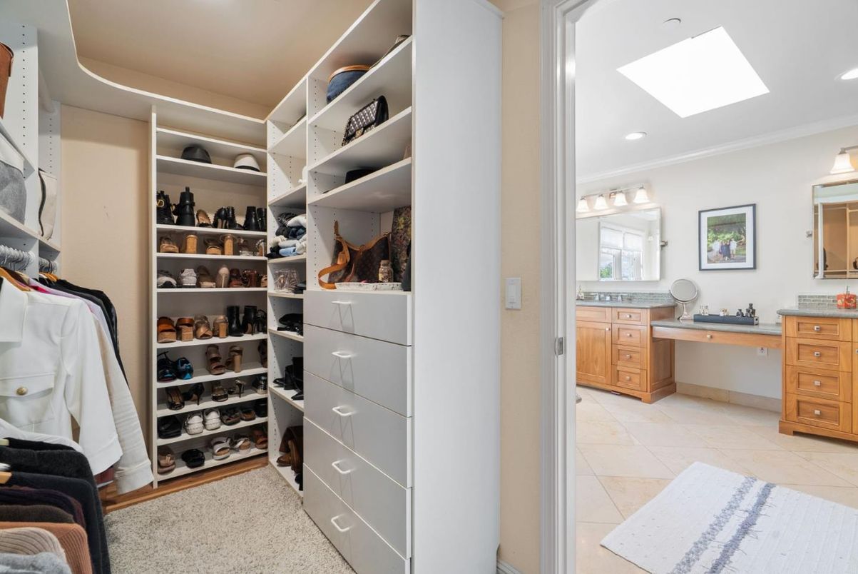 Bathroom, Interior, Recessed Lighting, Walk-in Closets