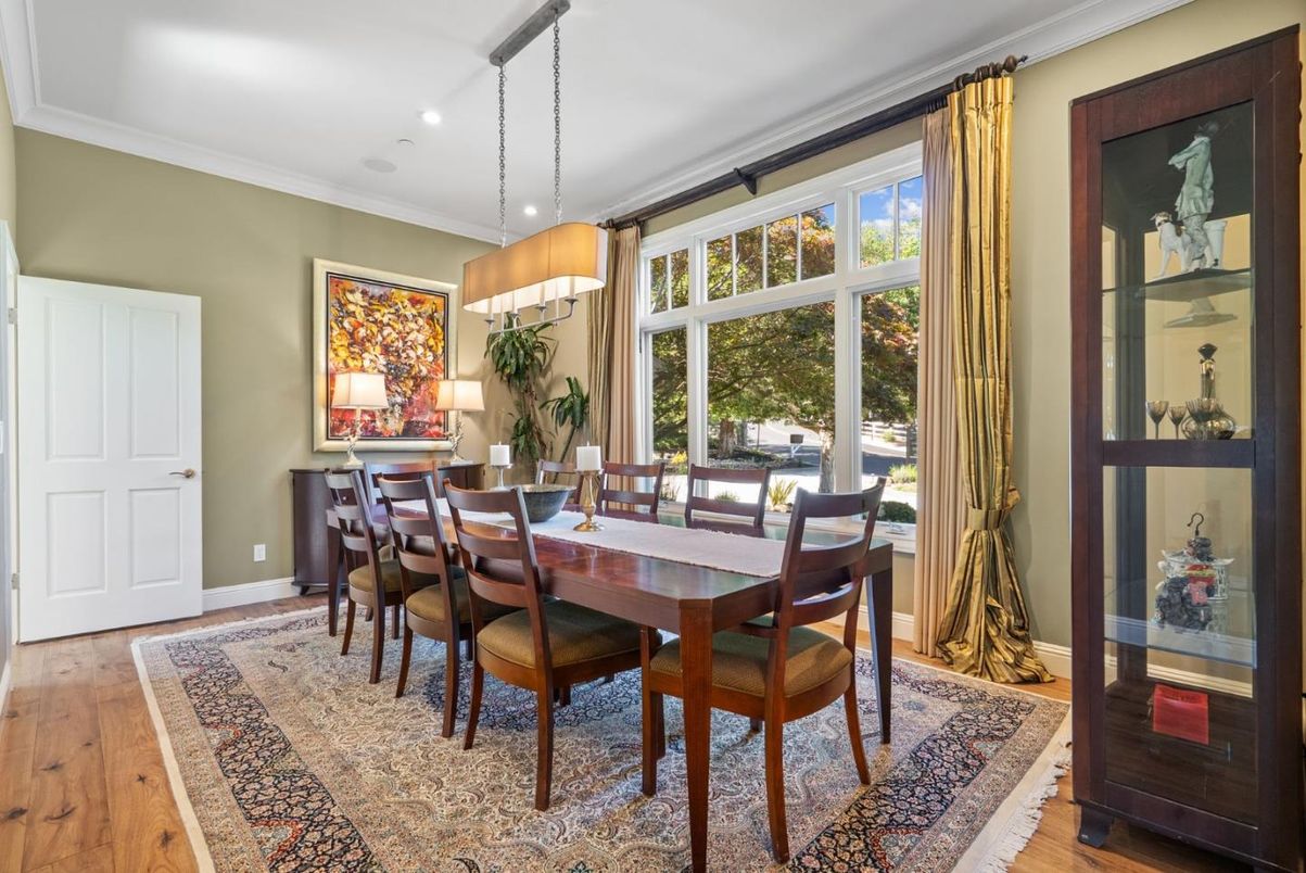 Chandelier, Dining room, Interior, Recessed Lighting, Wood Texture Flooring