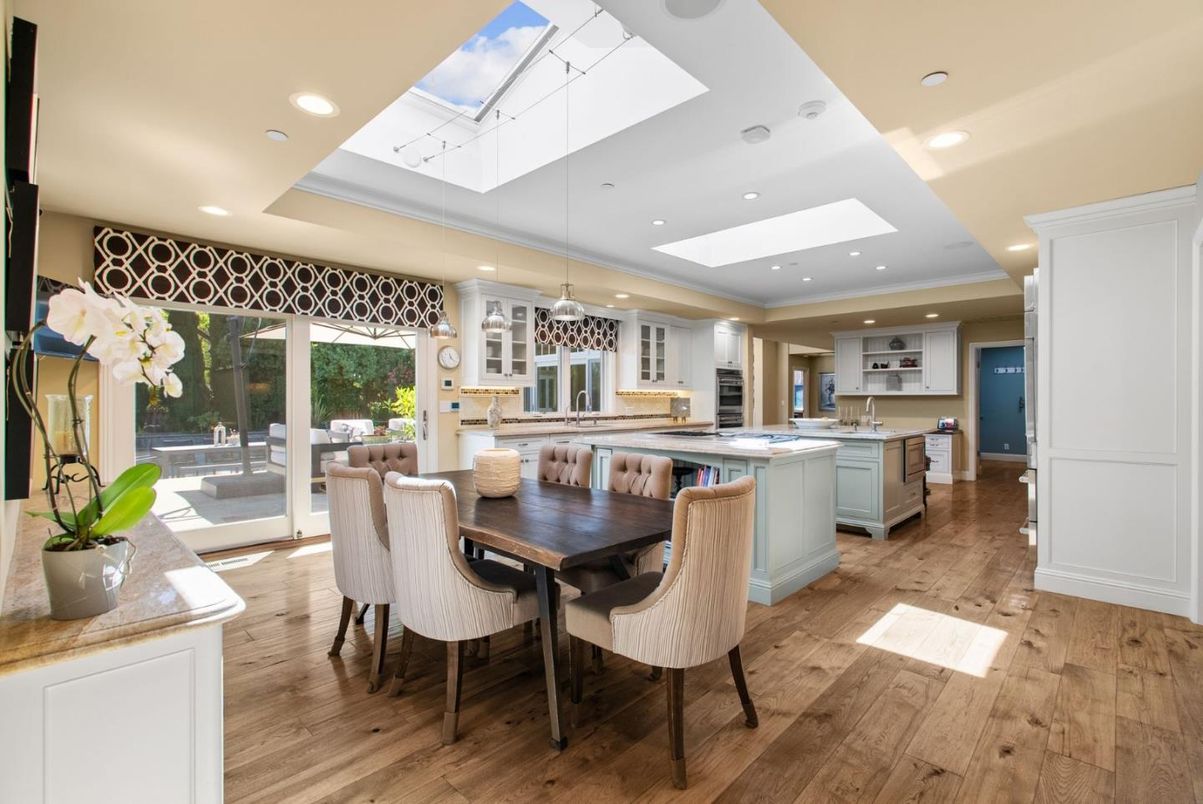 Dining room, Interior, Kitchen, Pendant Lights, Recessed Lighting, Wood Texture Flooring