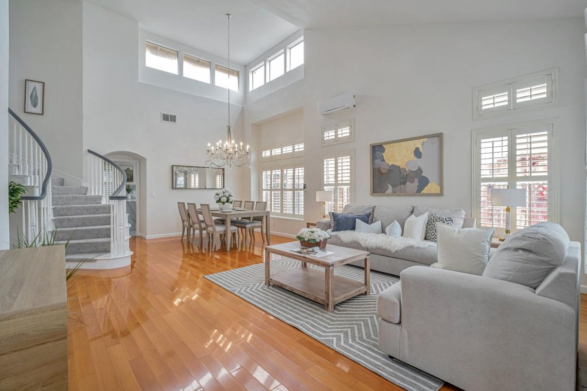 Chandelier, Dining room, Interior, Living room, Wood Texture Flooring