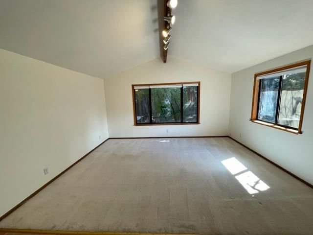 Empty room, Interior, Wooden Beams