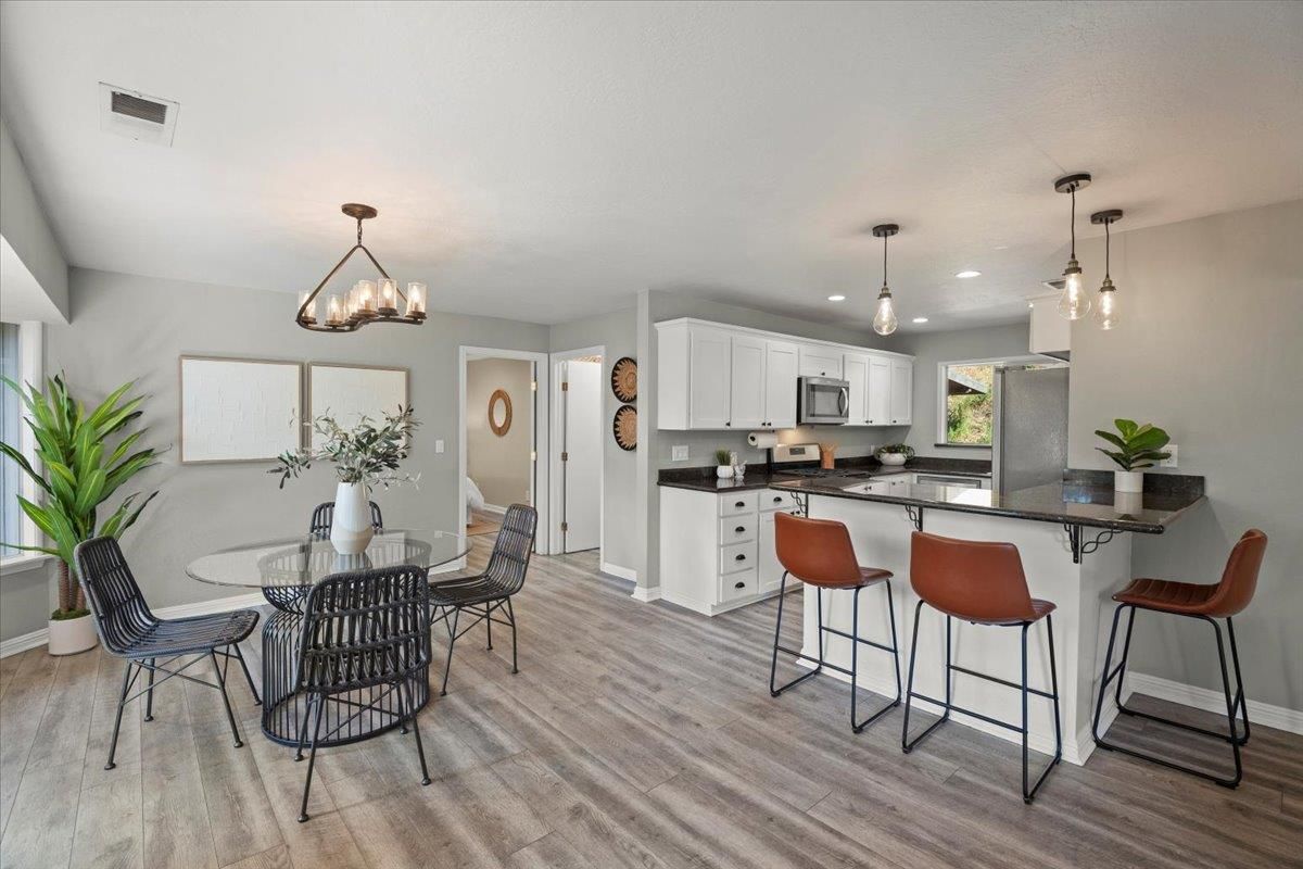 Dining room, Interior, Kitchen, Pendant Lights, Recessed Lighting, Wood Texture Flooring
