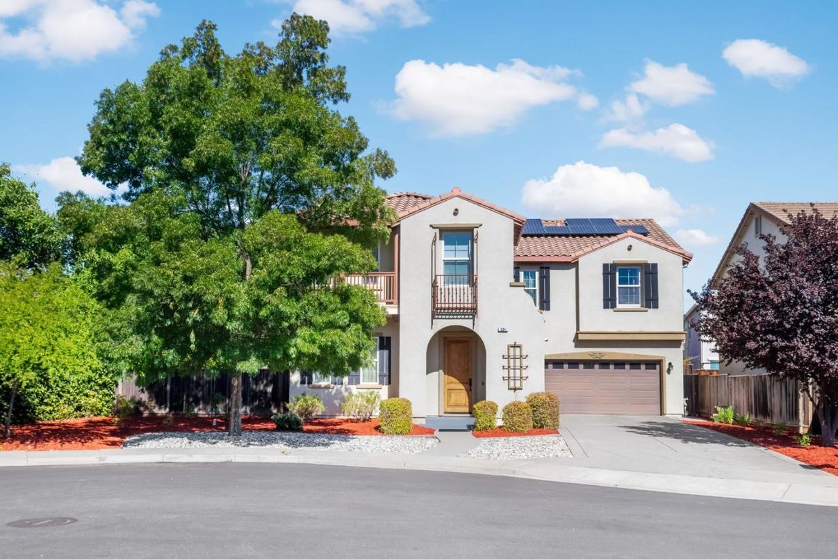 Attached, Exterior, Facade, Solar Panels, Spanish Mediterranean