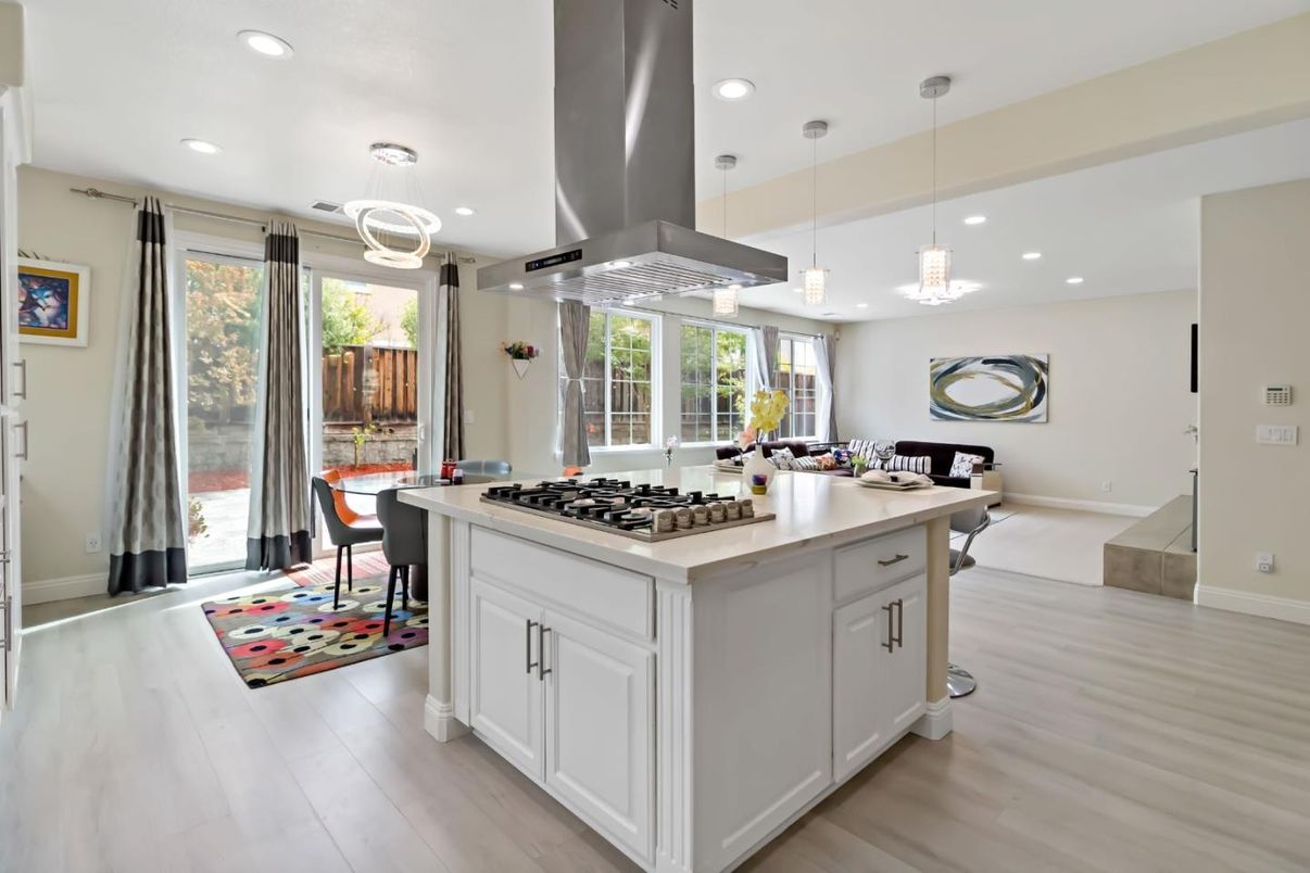 Dining room, Interior, Kitchen, Pendant Lights, Recessed Lighting, Wood Texture Flooring