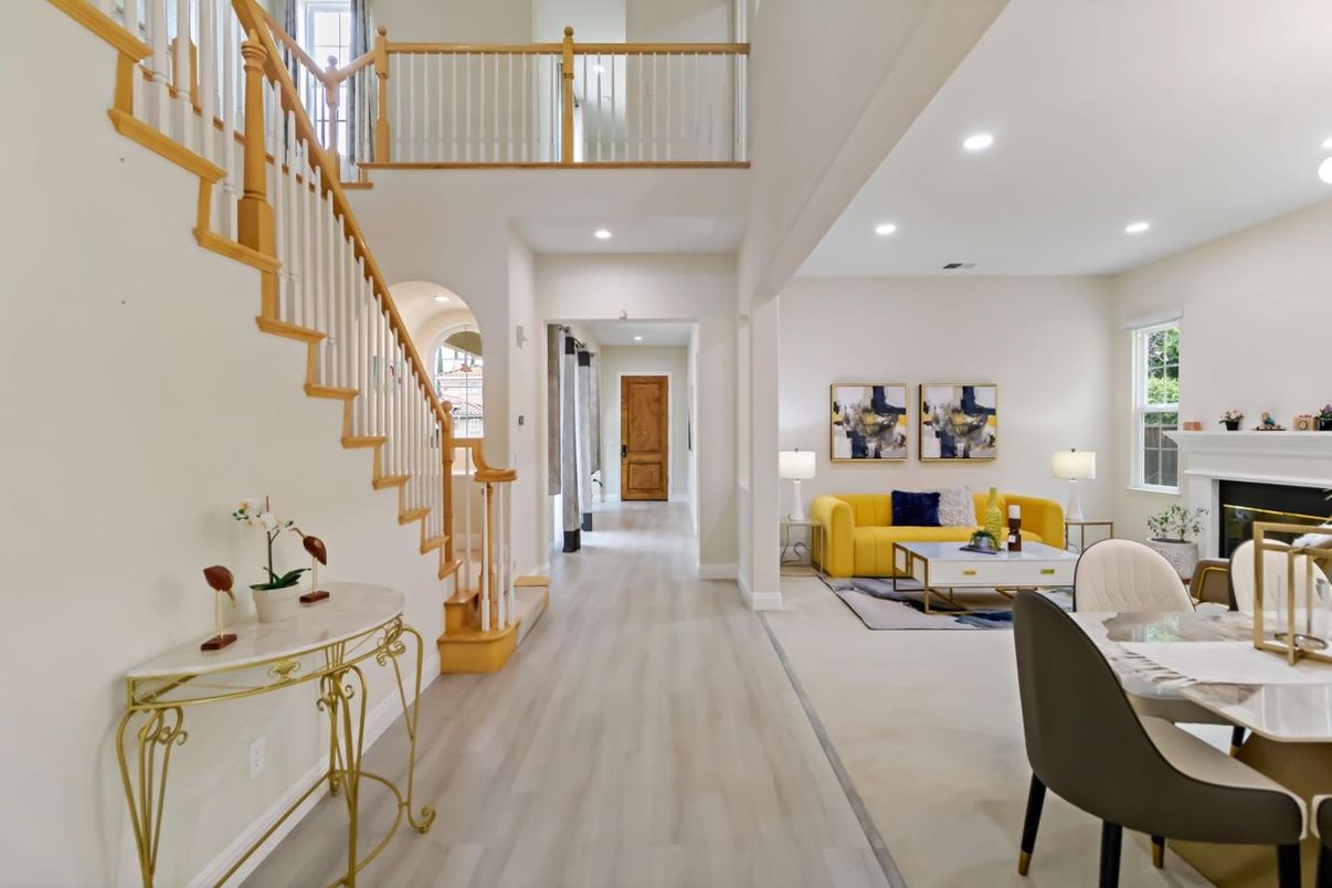 Dining room, Fireplace, Interior, Recessed Lighting, Wood Texture Flooring