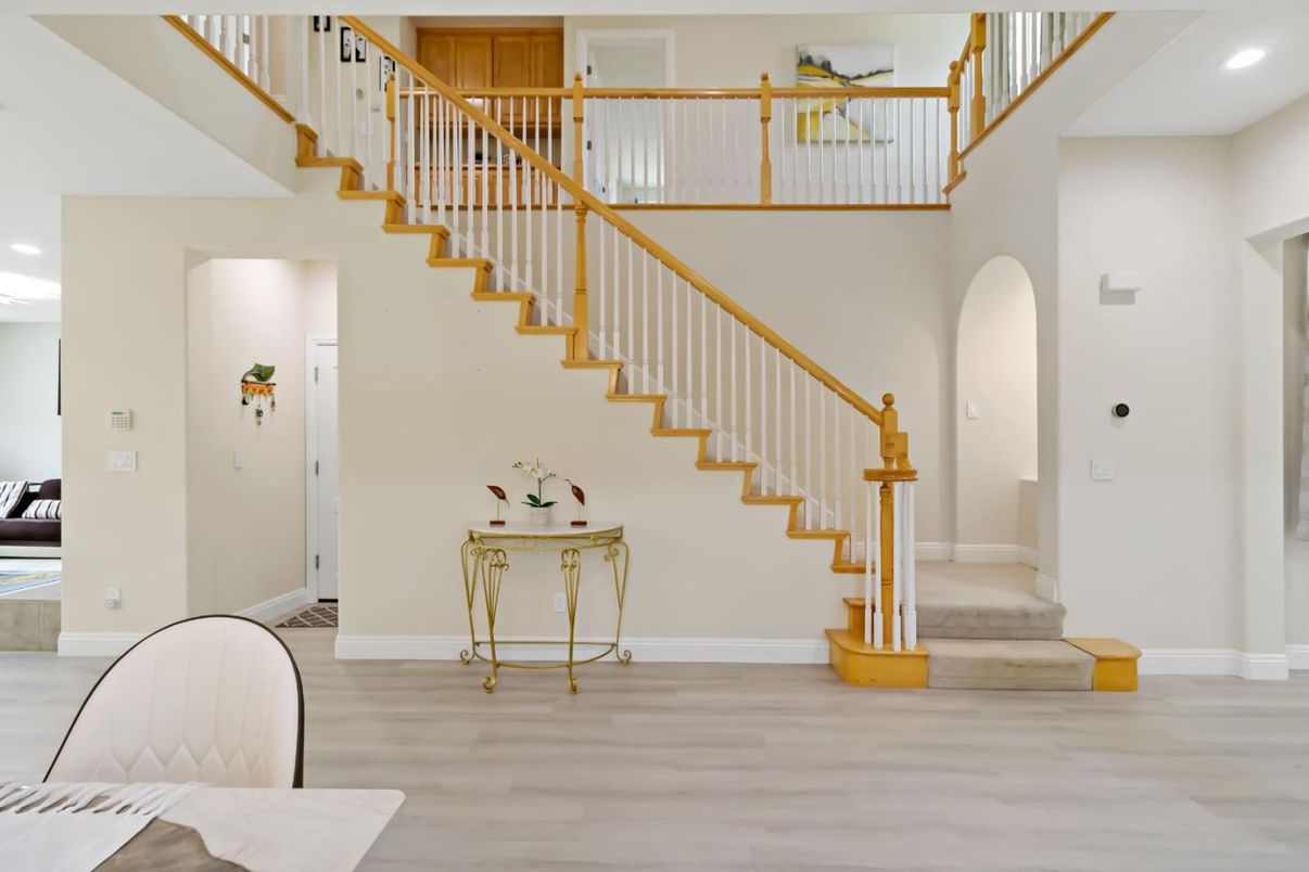 Interior, Recessed Lighting, Wood Texture Flooring