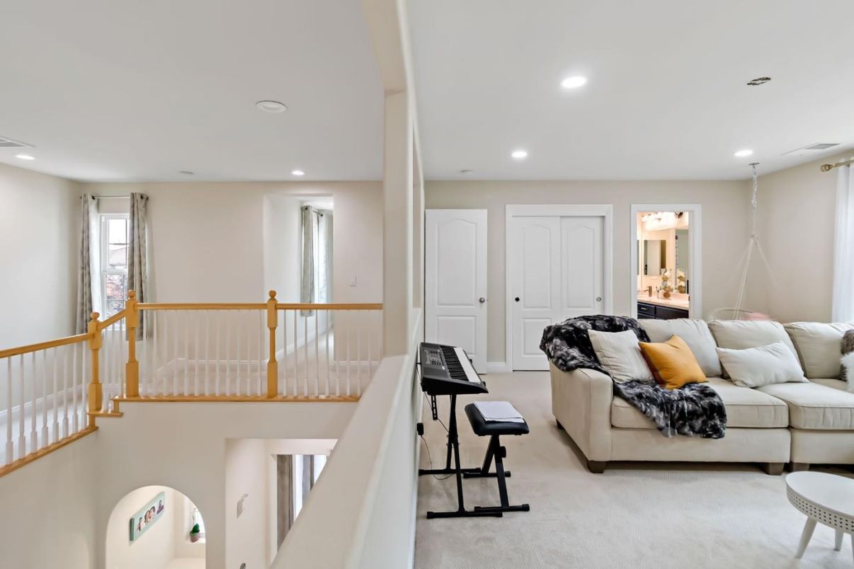 Fitness Equipment, Interior, Living room, Recessed Lighting