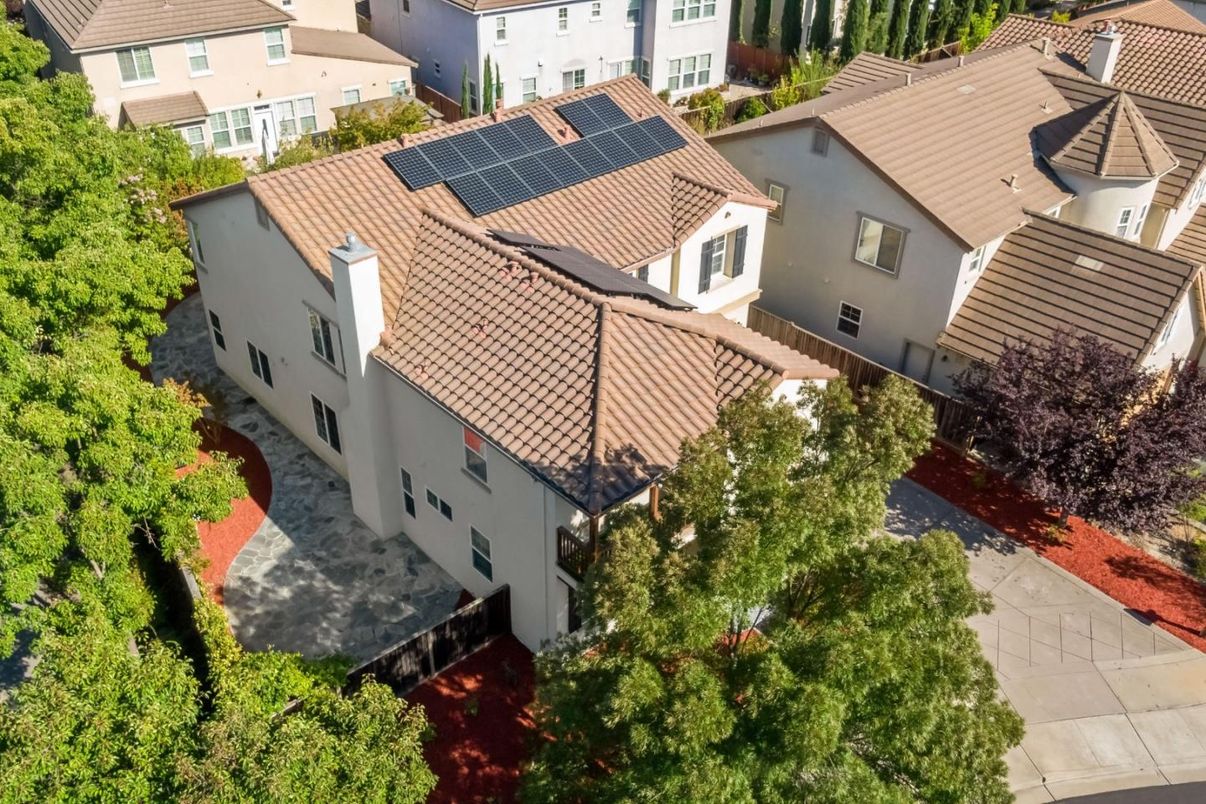 Exterior, Drone