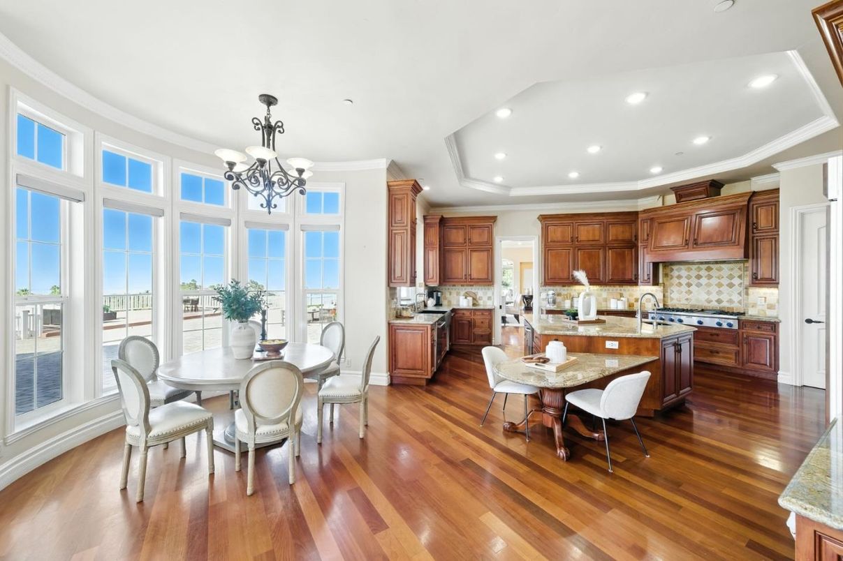 Chandelier, Dining room, Interior, Kitchen, Recessed Lighting, Wood Texture Flooring