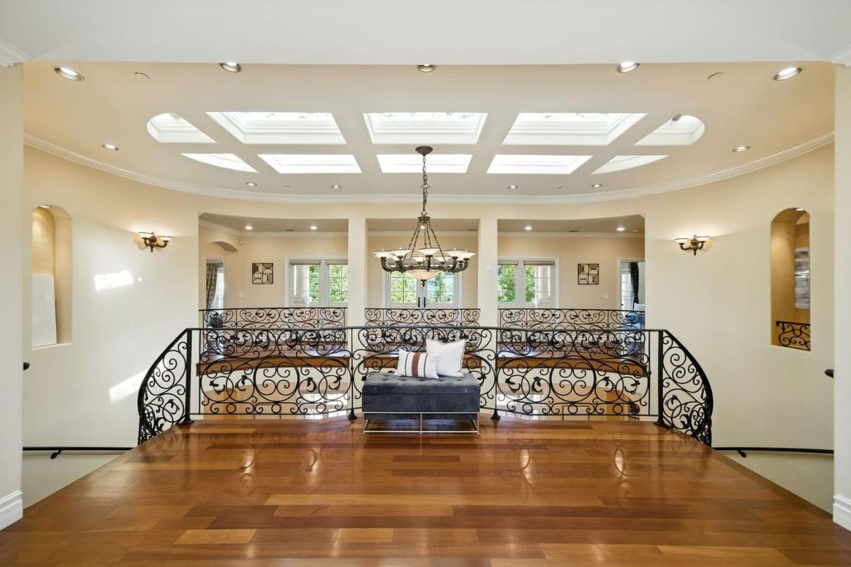 Chandelier, Interior, Recessed Lighting, Wood Texture Flooring