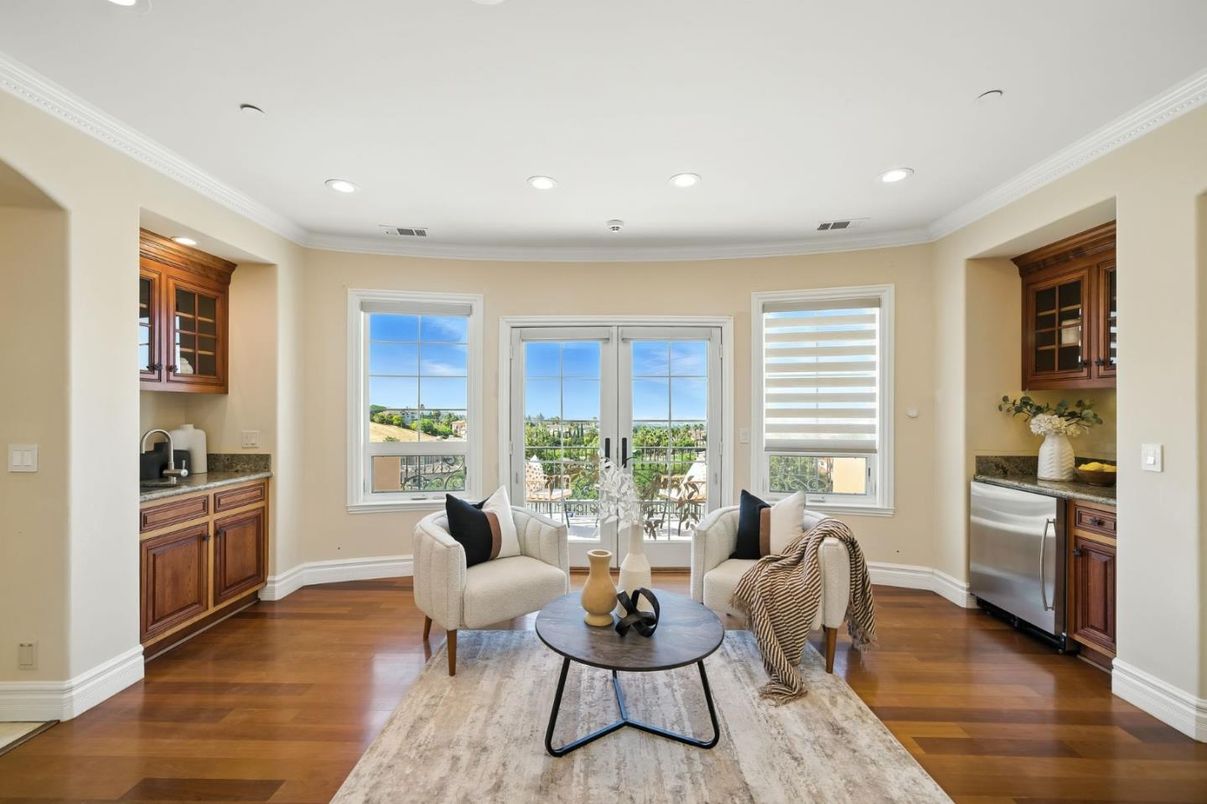 Interior, Kitchen, Living room, Recessed Lighting, Wood Texture Flooring