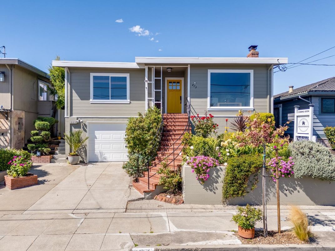 Attached, Exterior, Facade, Raised Ranch