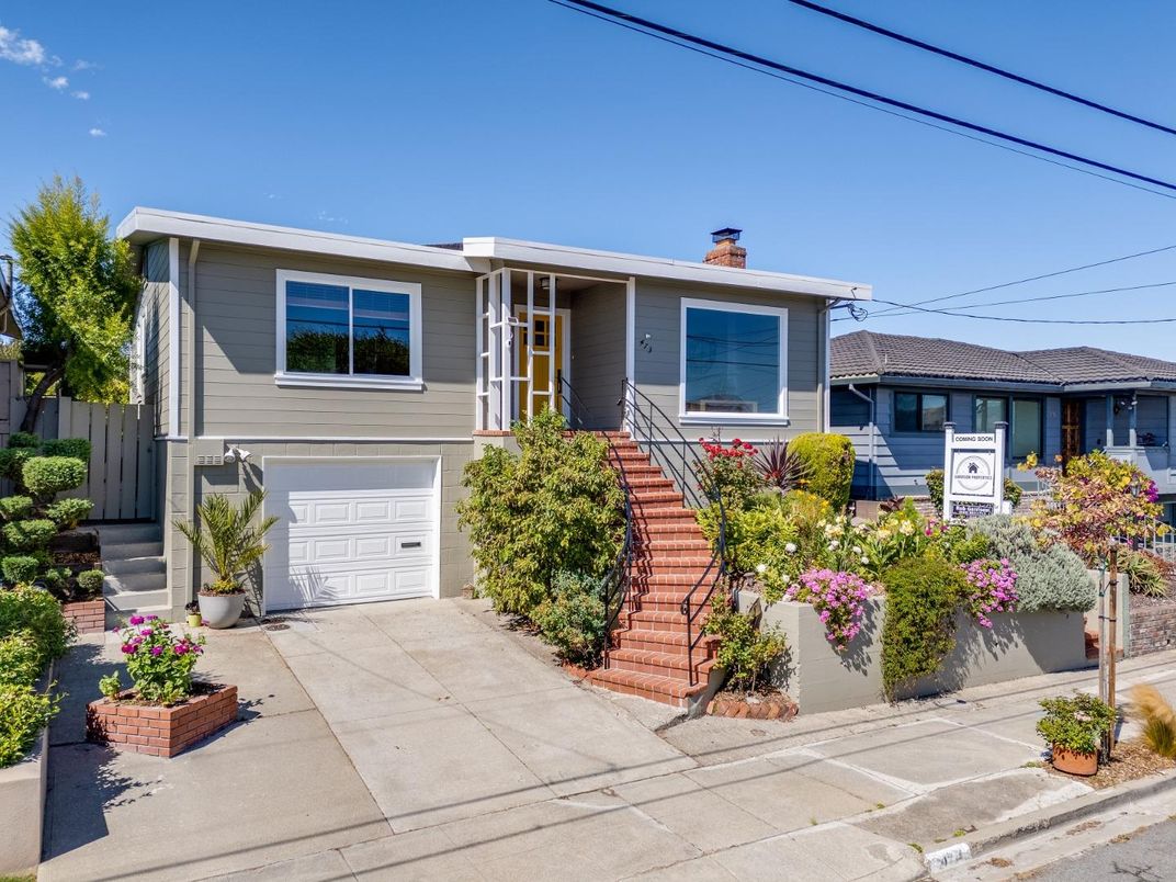Attached, Exterior, Facade, Raised Ranch
