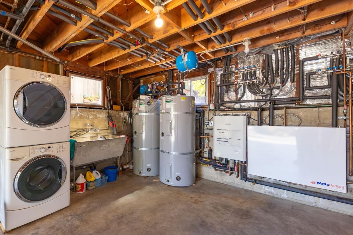 Interior, Utility Closets, Washer, Wooden Beams