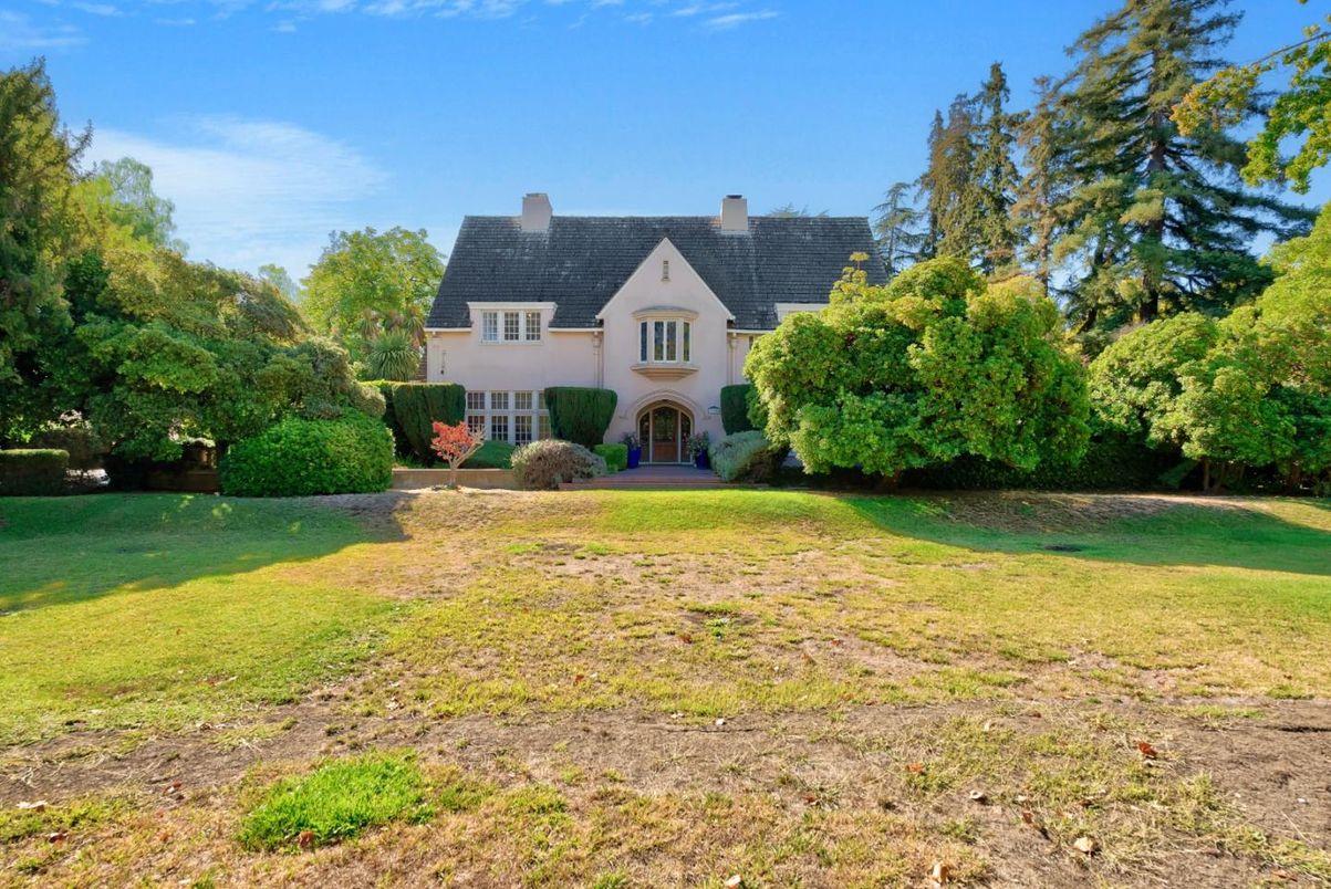 Backyard, Exterior, Facade, French Provincial