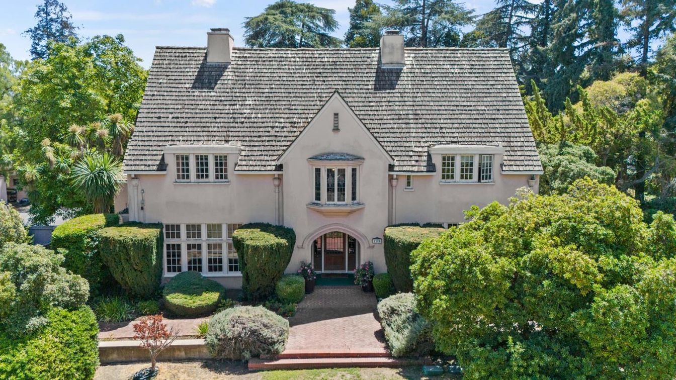 Exterior, Facade, French Provincial