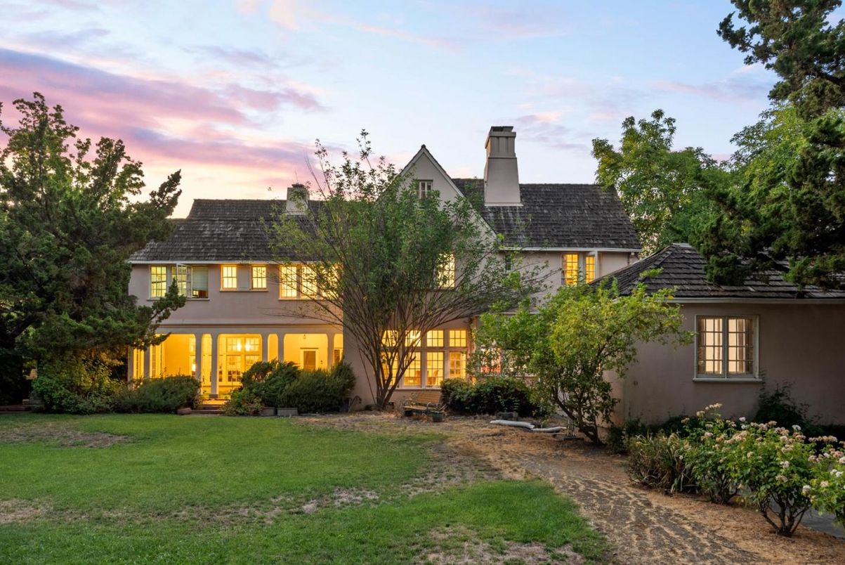 Backyard, Exterior, Facade, French Provincial