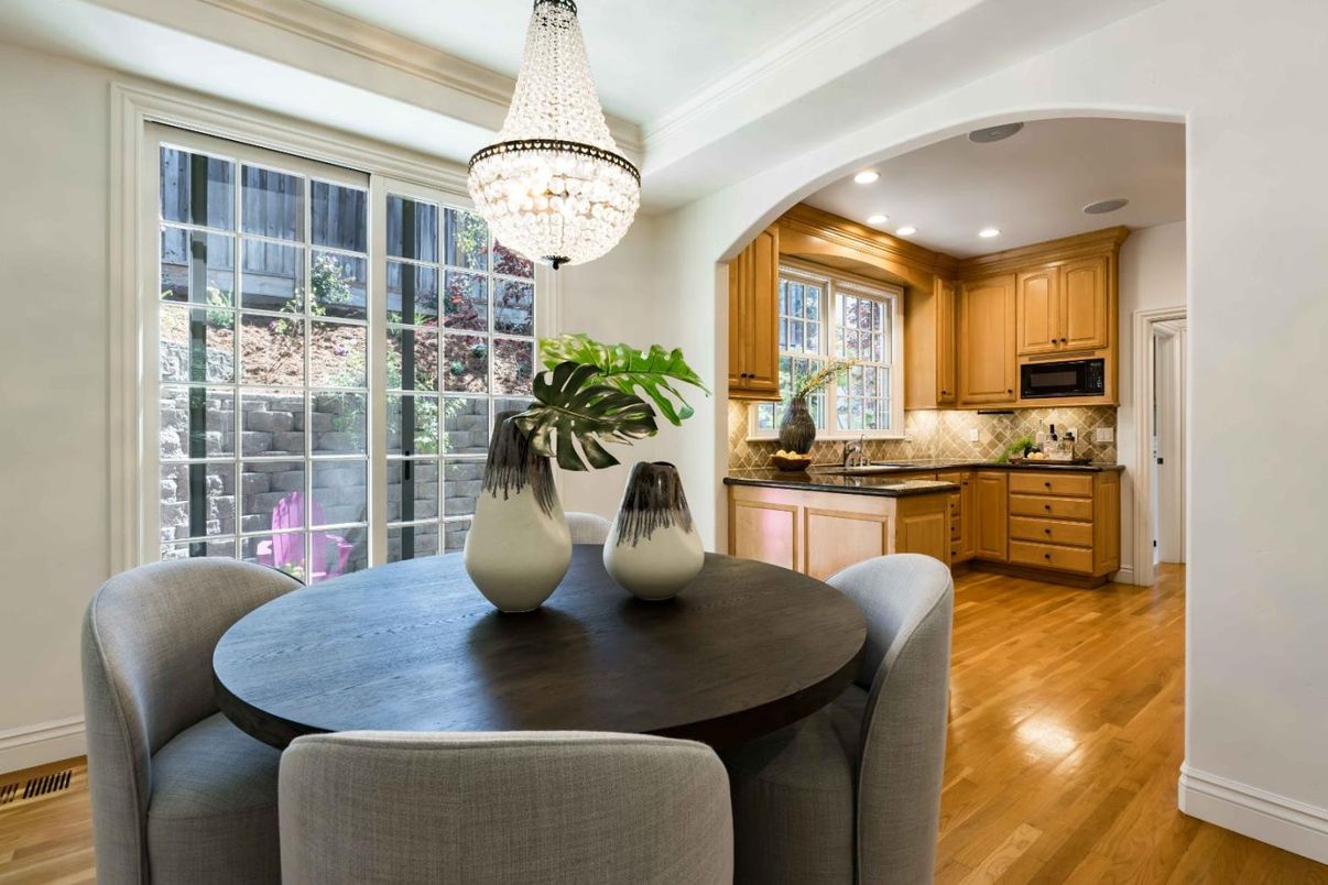 Chandelier, Dining room, Interior, Kitchen, Recessed Lighting, Wood Texture Flooring