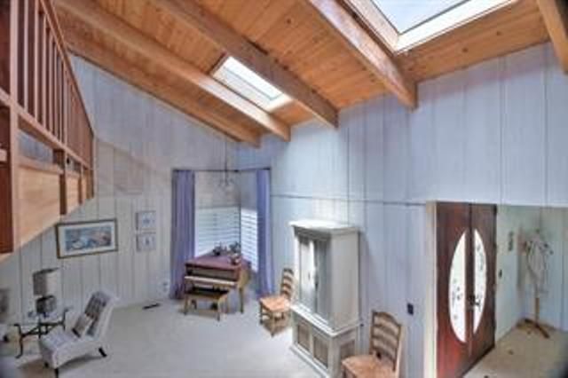 Interior, Piano, Wooden Beams, Wooden Ceilings