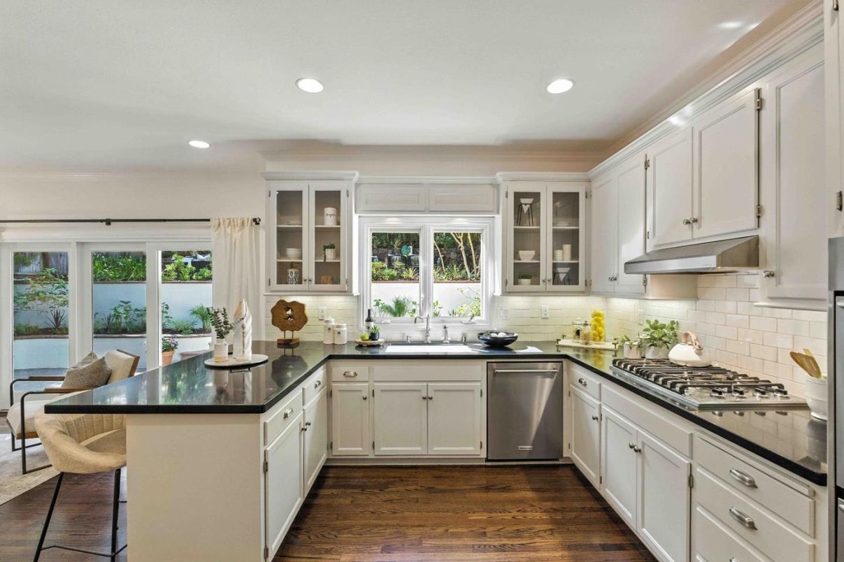 Dining room, Interior, Kitchen, Recessed Lighting, Stainless Steel Appliances, Wood Texture Flooring