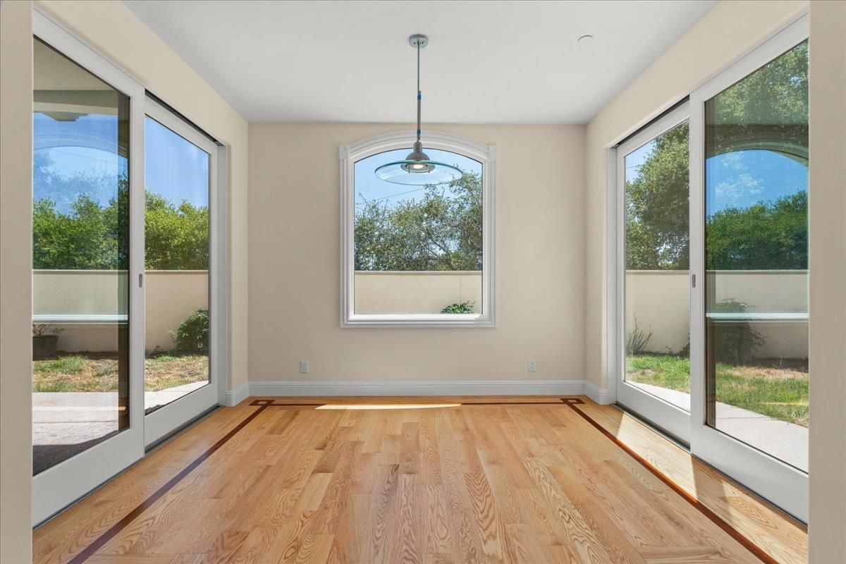 Empty room, Interior, Pendant Lights, Wood Texture Flooring