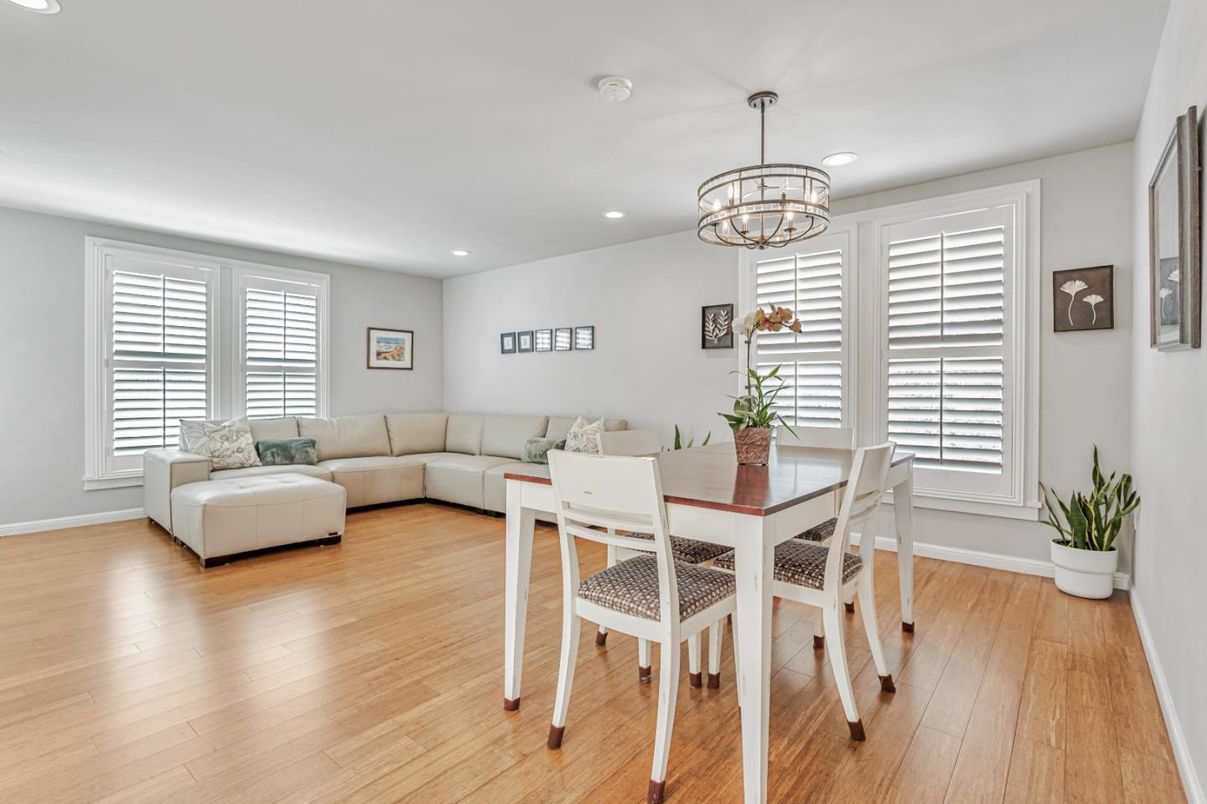 Chandelier, Dining room, Interior, Living room, Recessed Lighting, Wood Texture Flooring