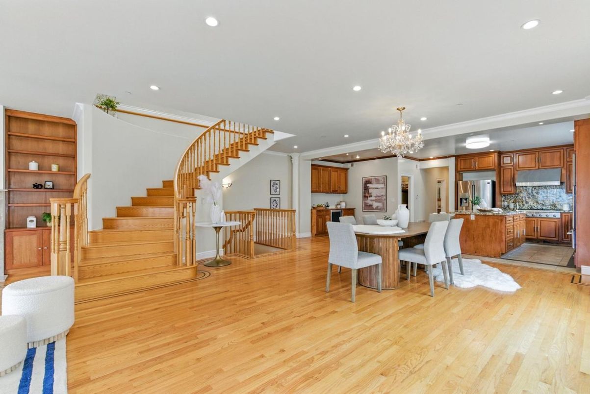 Chandelier, Dining room, Interior, Kitchen, Recessed Lighting, Stainless Steel Appliances, Wood Texture Flooring