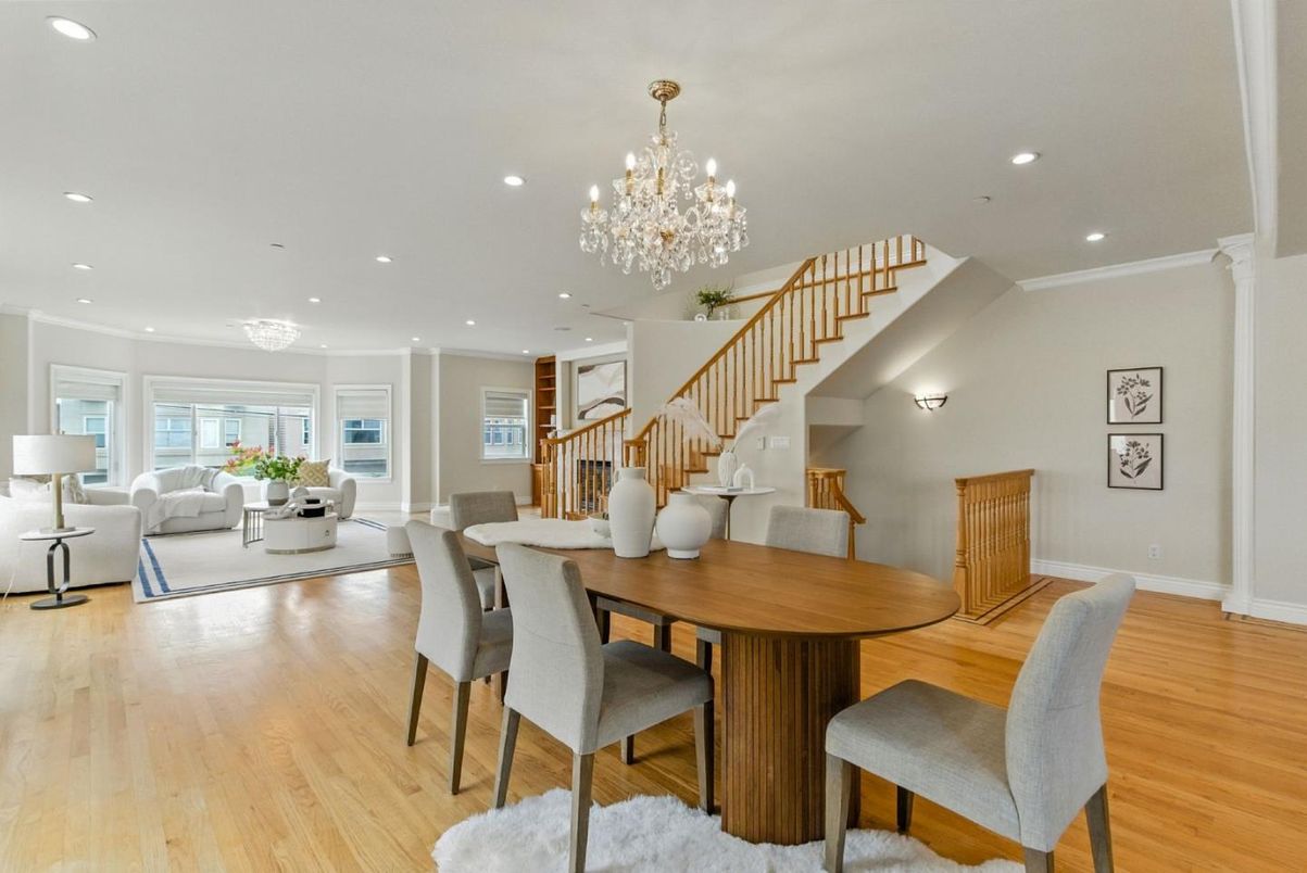 Chandelier, Dining room, Interior, Living room, Recessed Lighting, Wood Texture Flooring