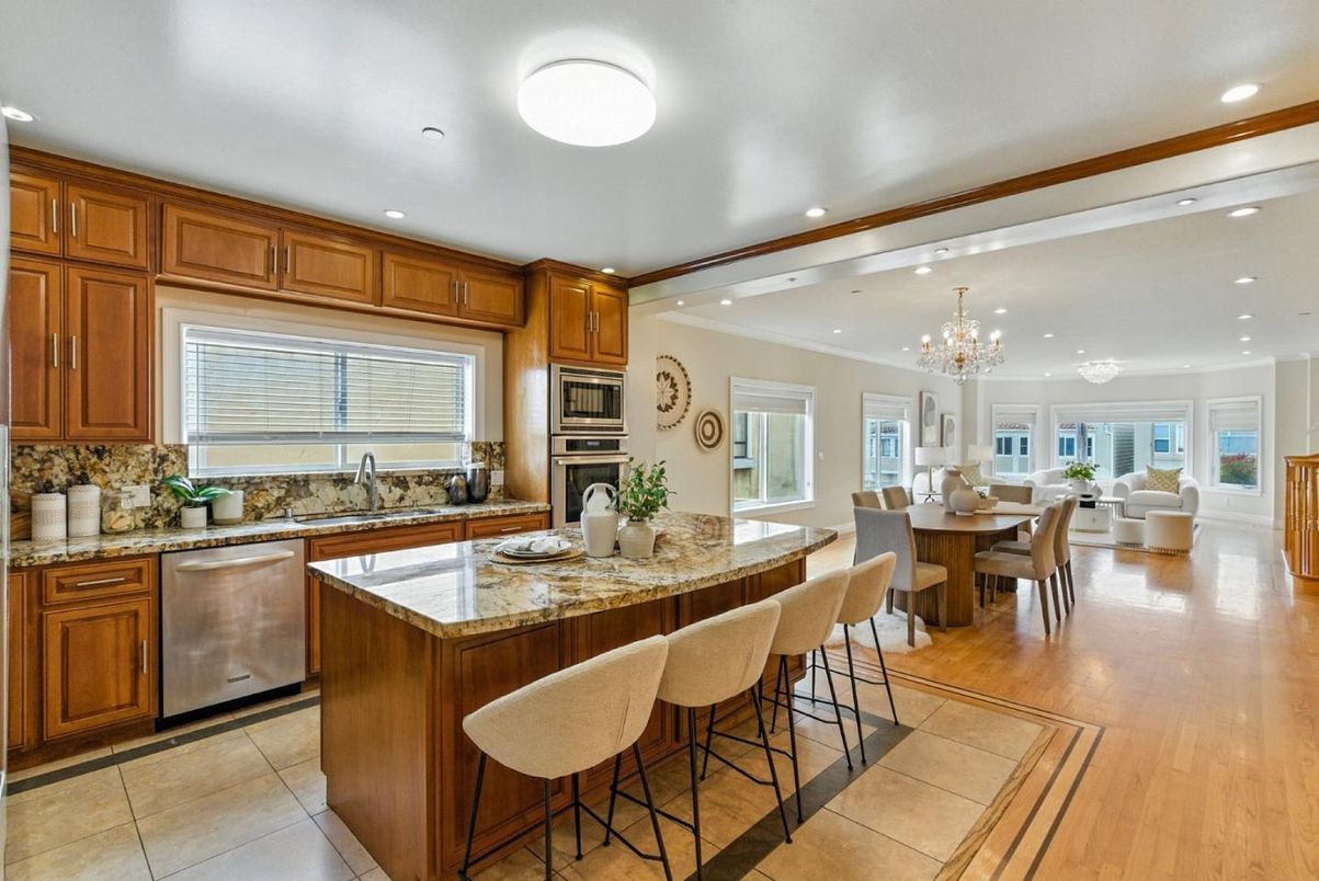 Chandelier, Dining room, Interior, Kitchen, Recessed Lighting, Stainless Steel Appliances, Wood Texture Flooring