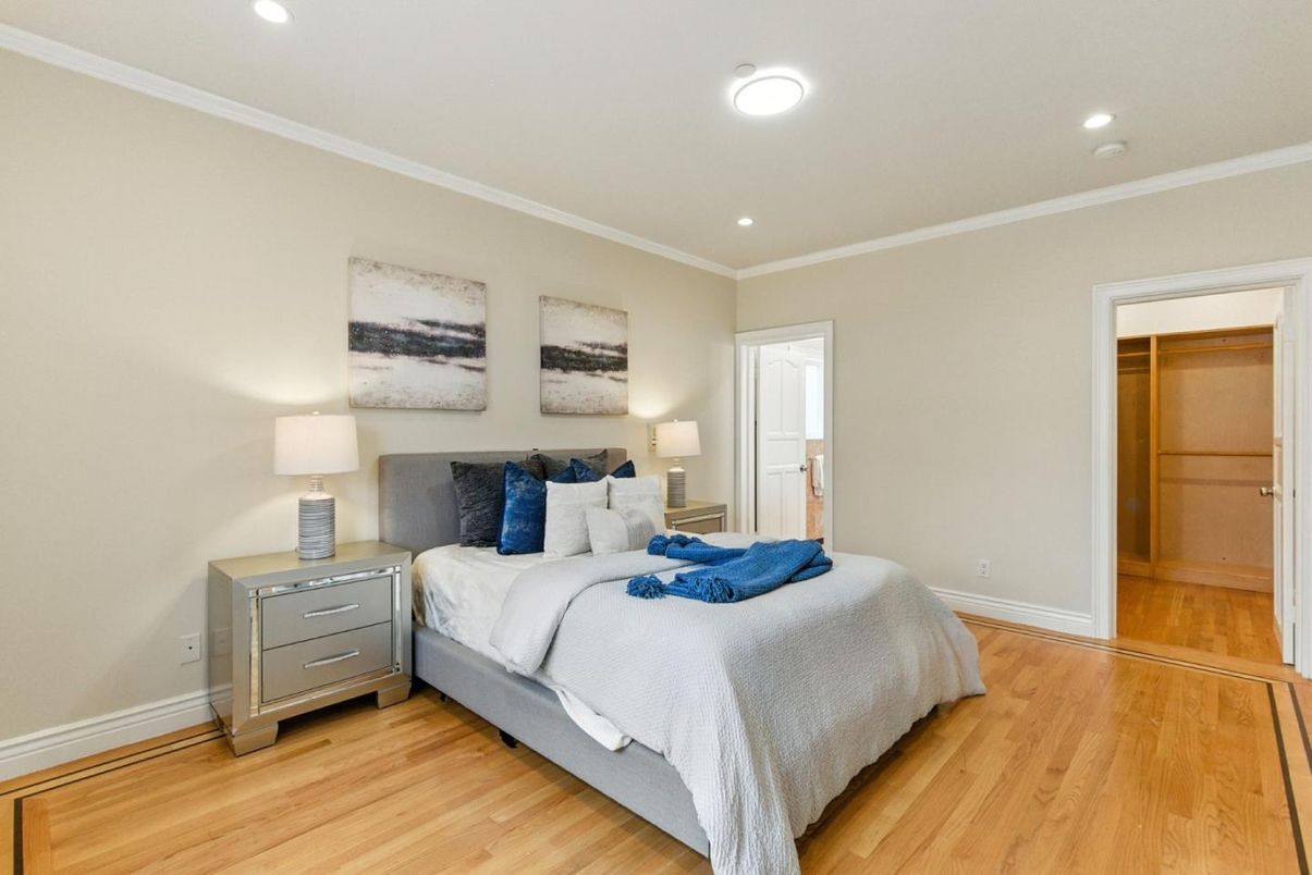 Bedroom, Interior, Recessed Lighting, Wood Texture Flooring