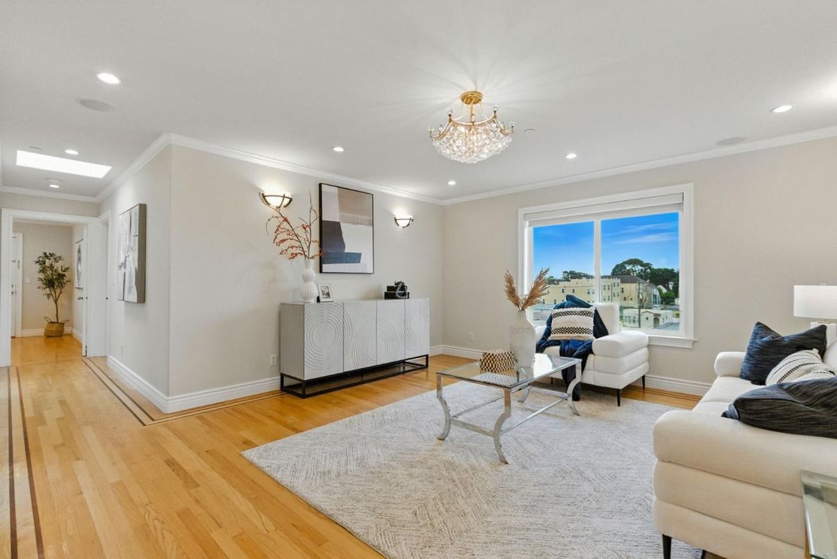 Chandelier, Interior, Living room, Recessed Lighting, Wood Texture Flooring