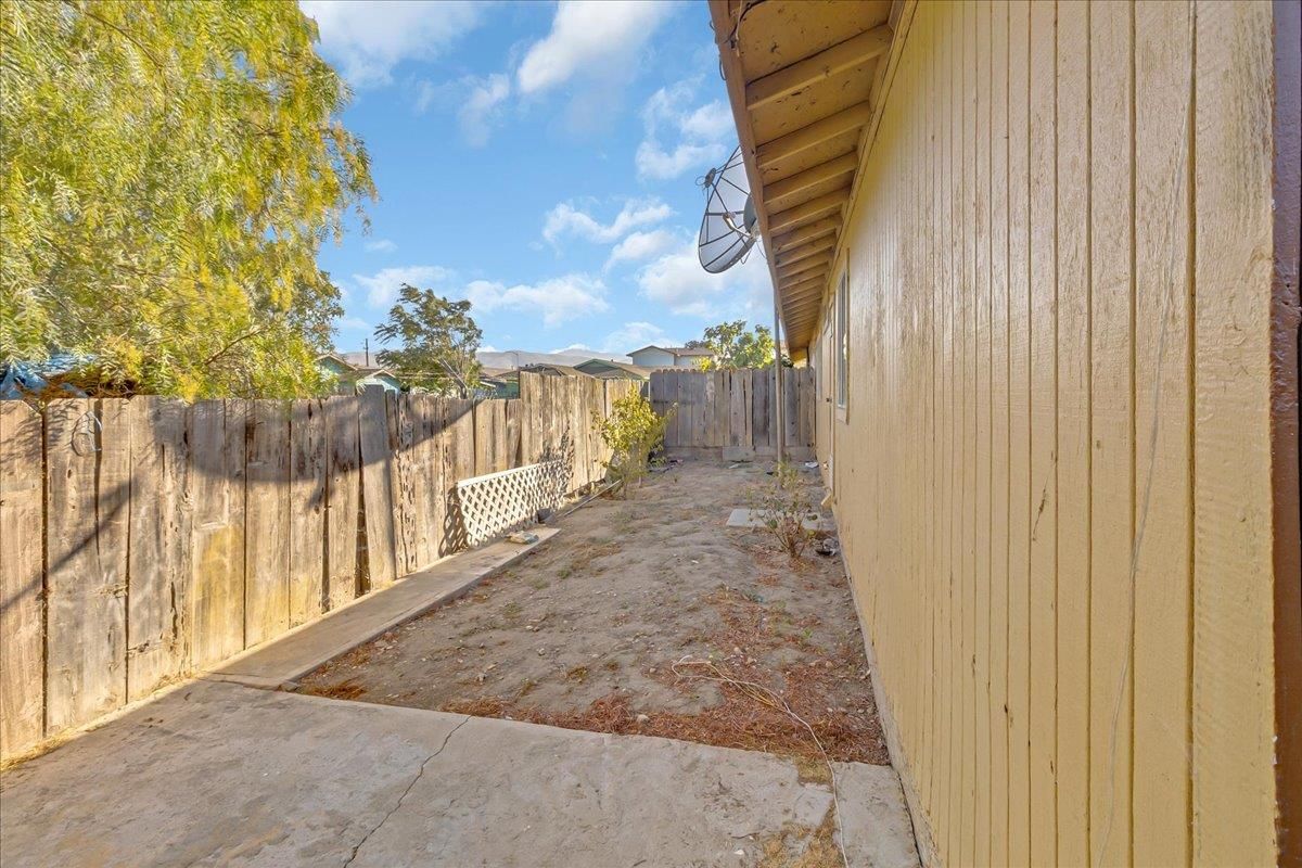 Backyard, Exterior