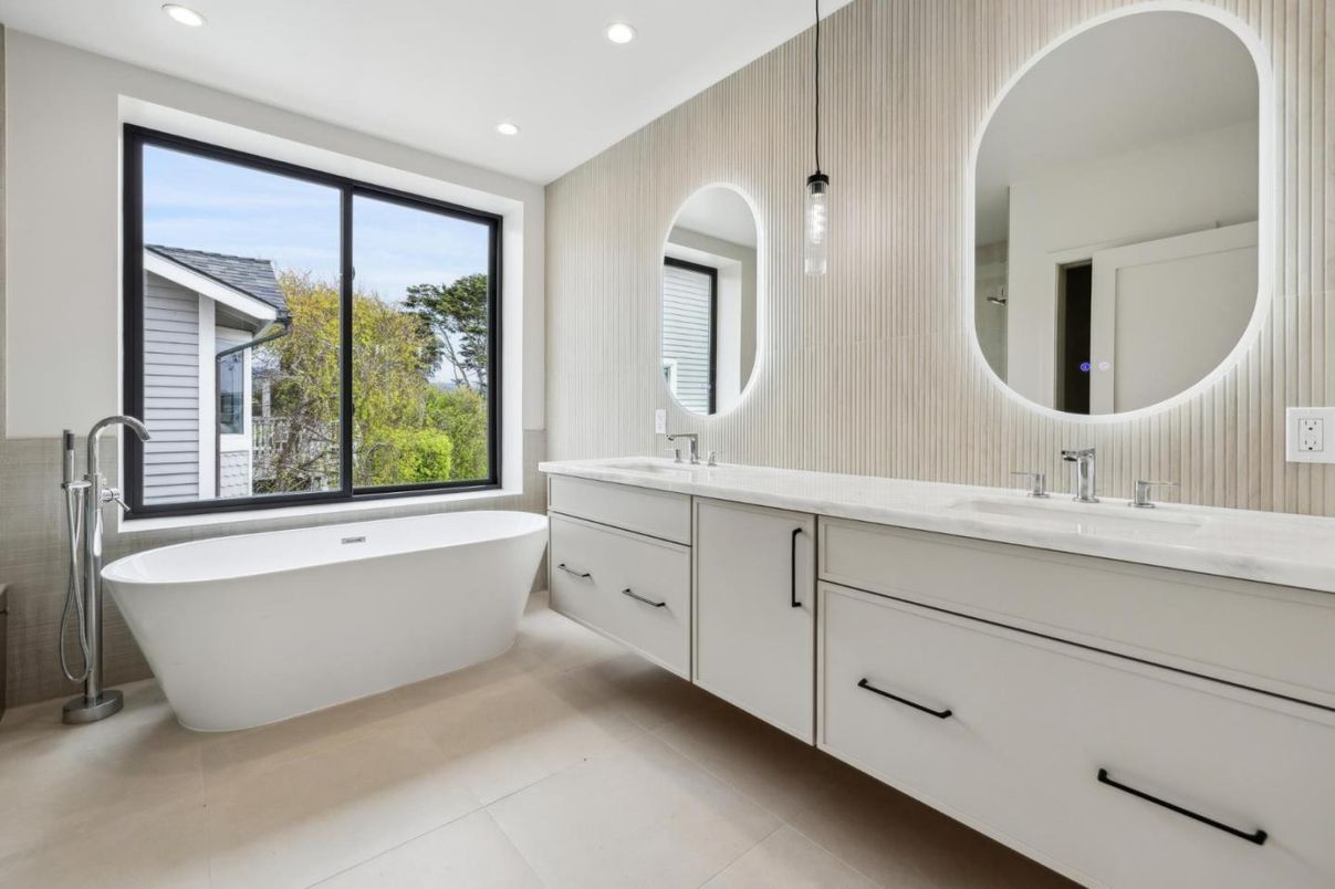 Bathroom, Dual Sink Vanities, Free Standing Baths, Interior, Recessed Lighting