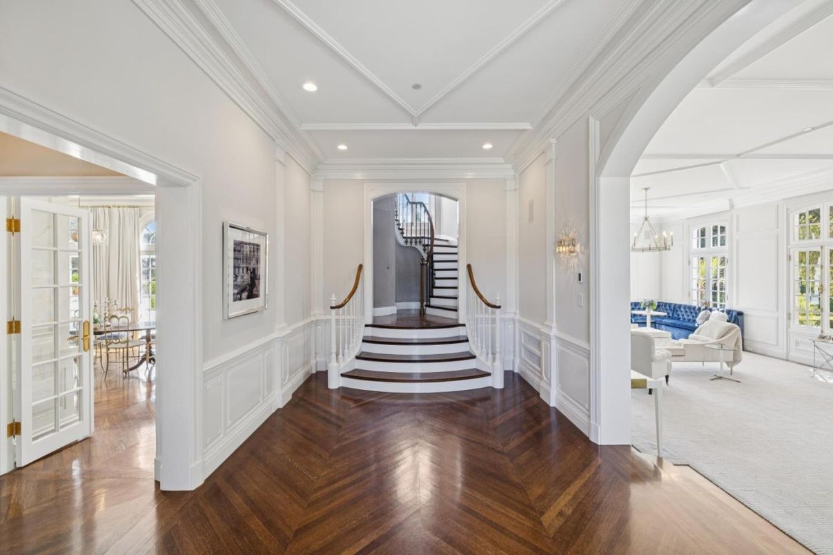Chandelier, Interior, Recessed Lighting, Wood Texture Flooring