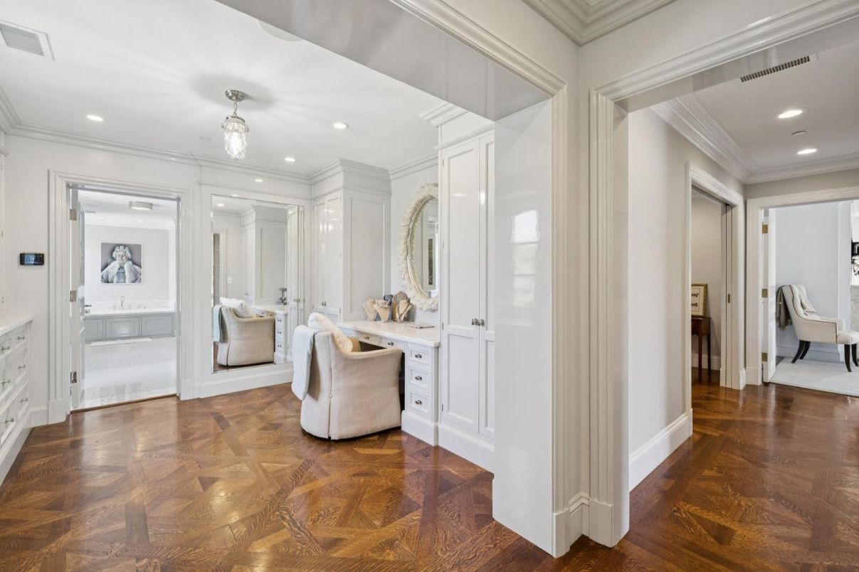 Bathroom, Interior, Recessed Lighting, Wood Texture Flooring