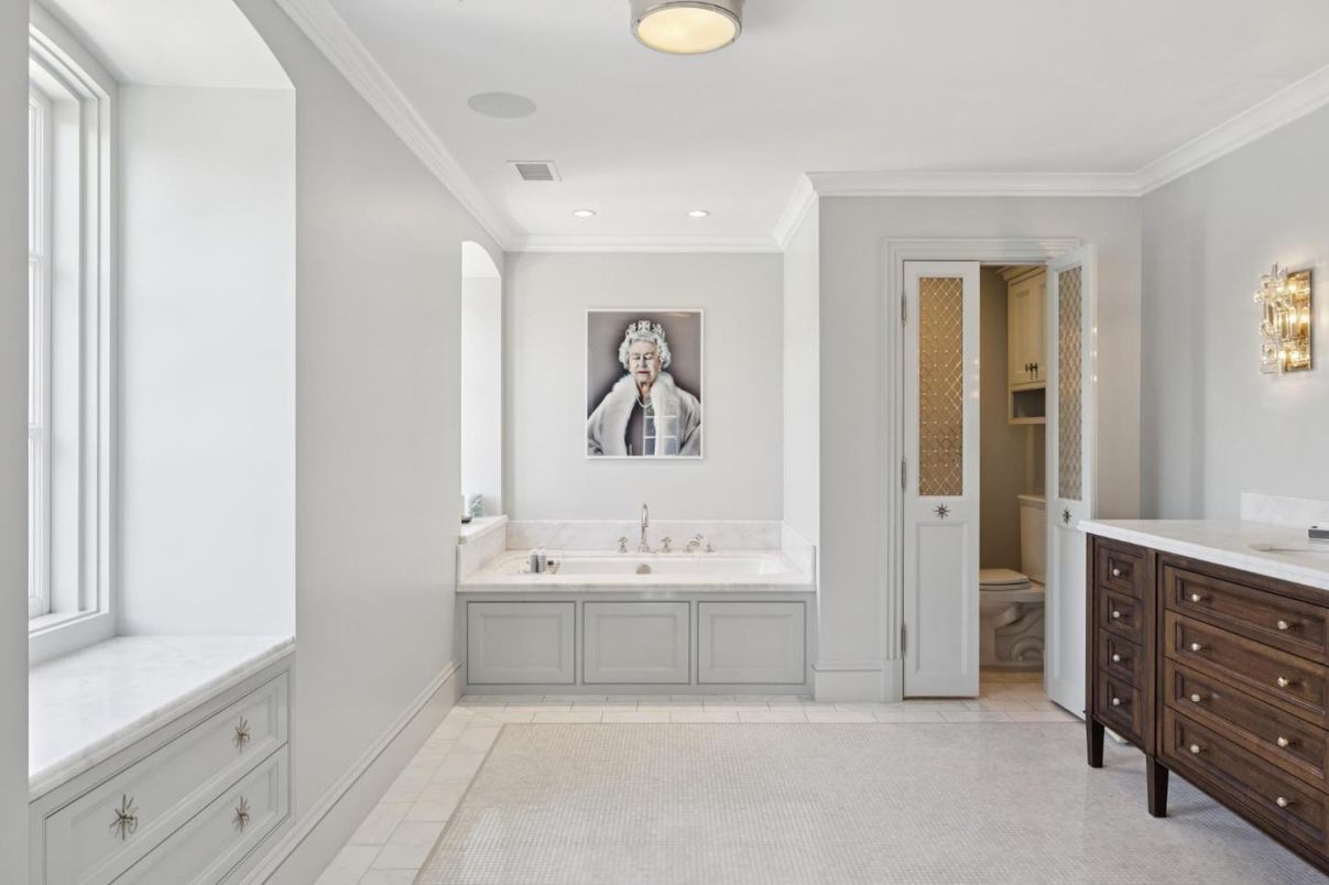 Bathroom, Interior, Recessed Lighting